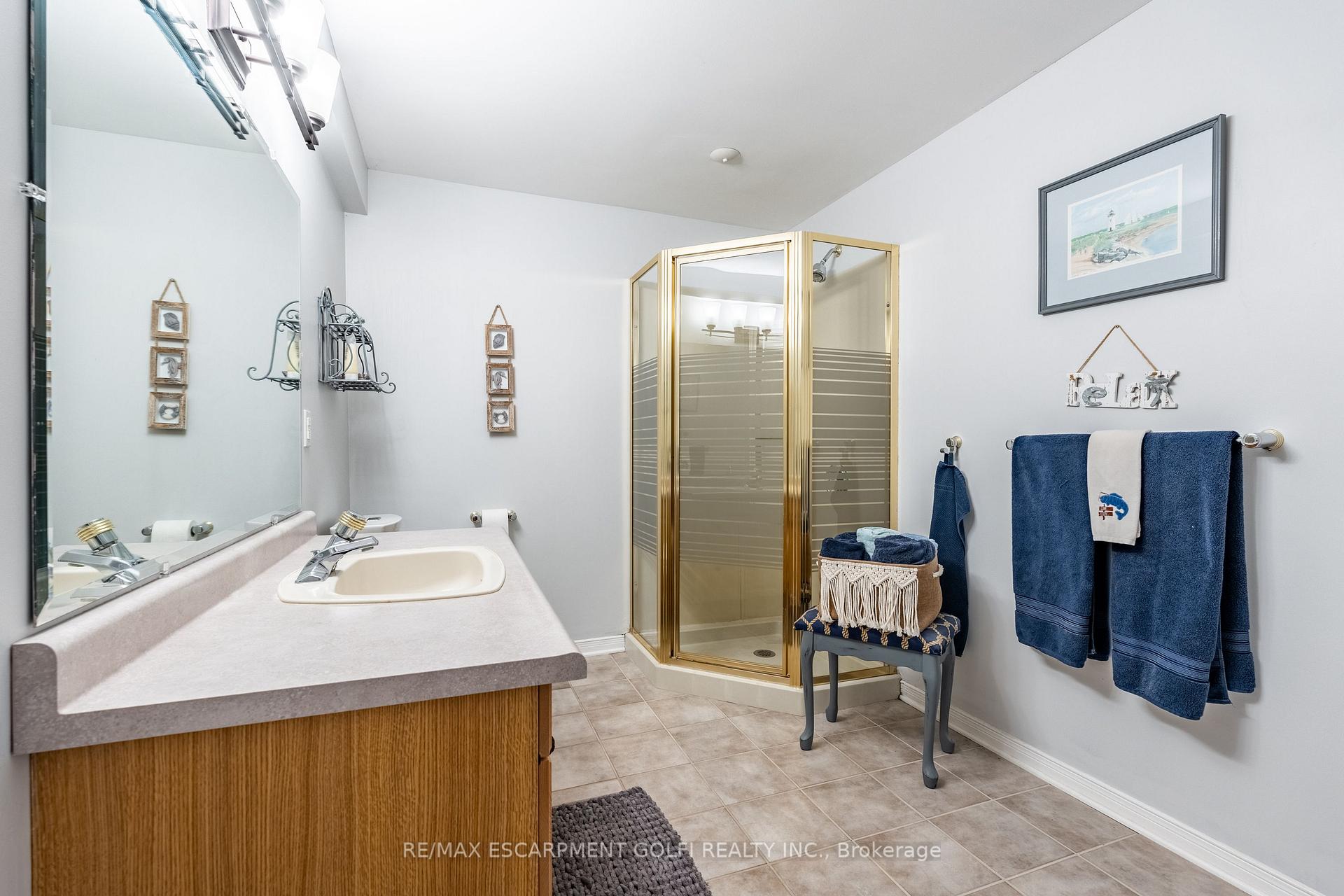 Photo 20 of 13 Silvercrest Court, Thorold, Confederation Heights — HOMEH