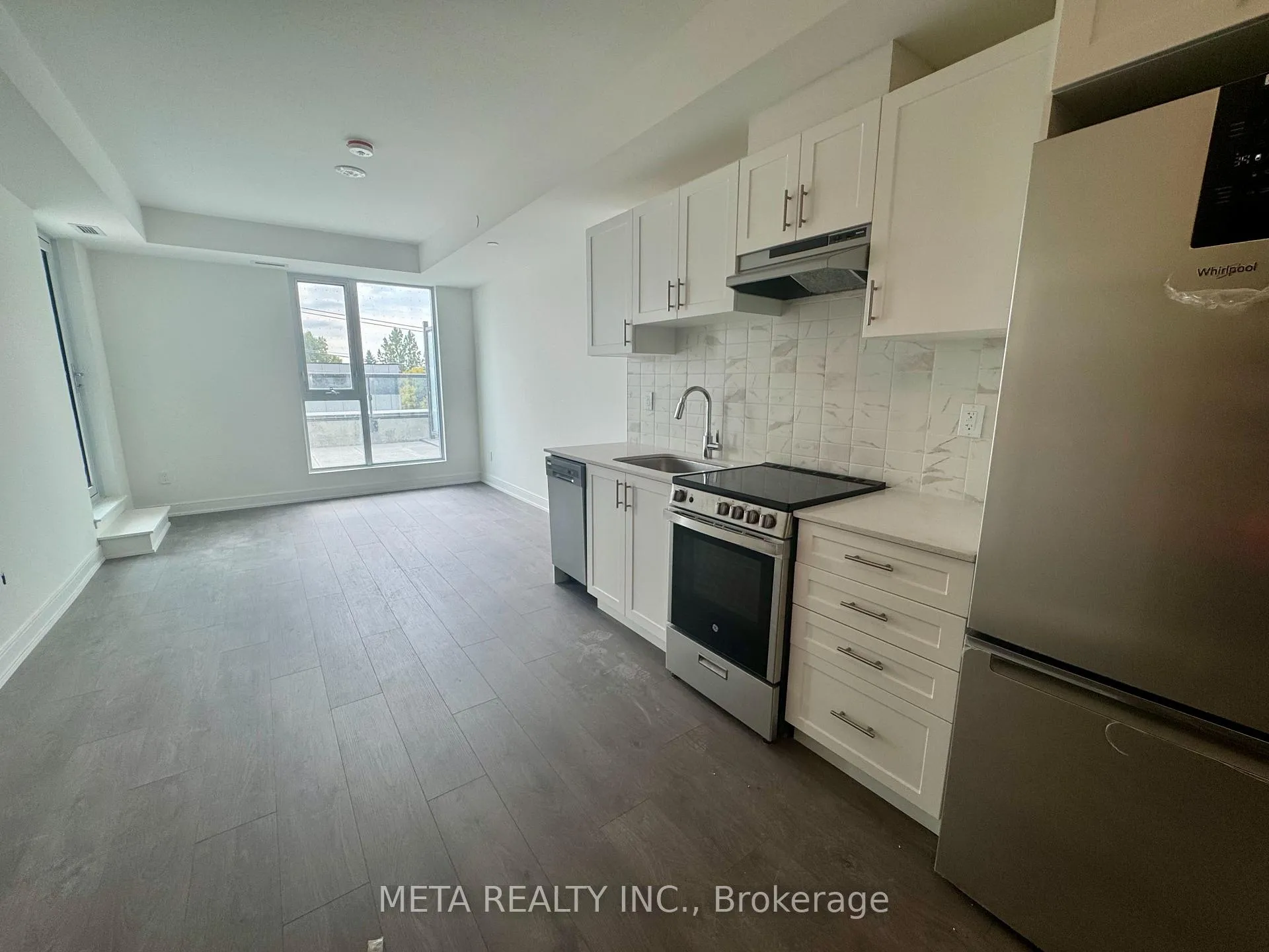 Photo 2 of Unit B407, 715 Davis Drive, Newmarket, Huron Heights-Leslie Valley — HOMEH