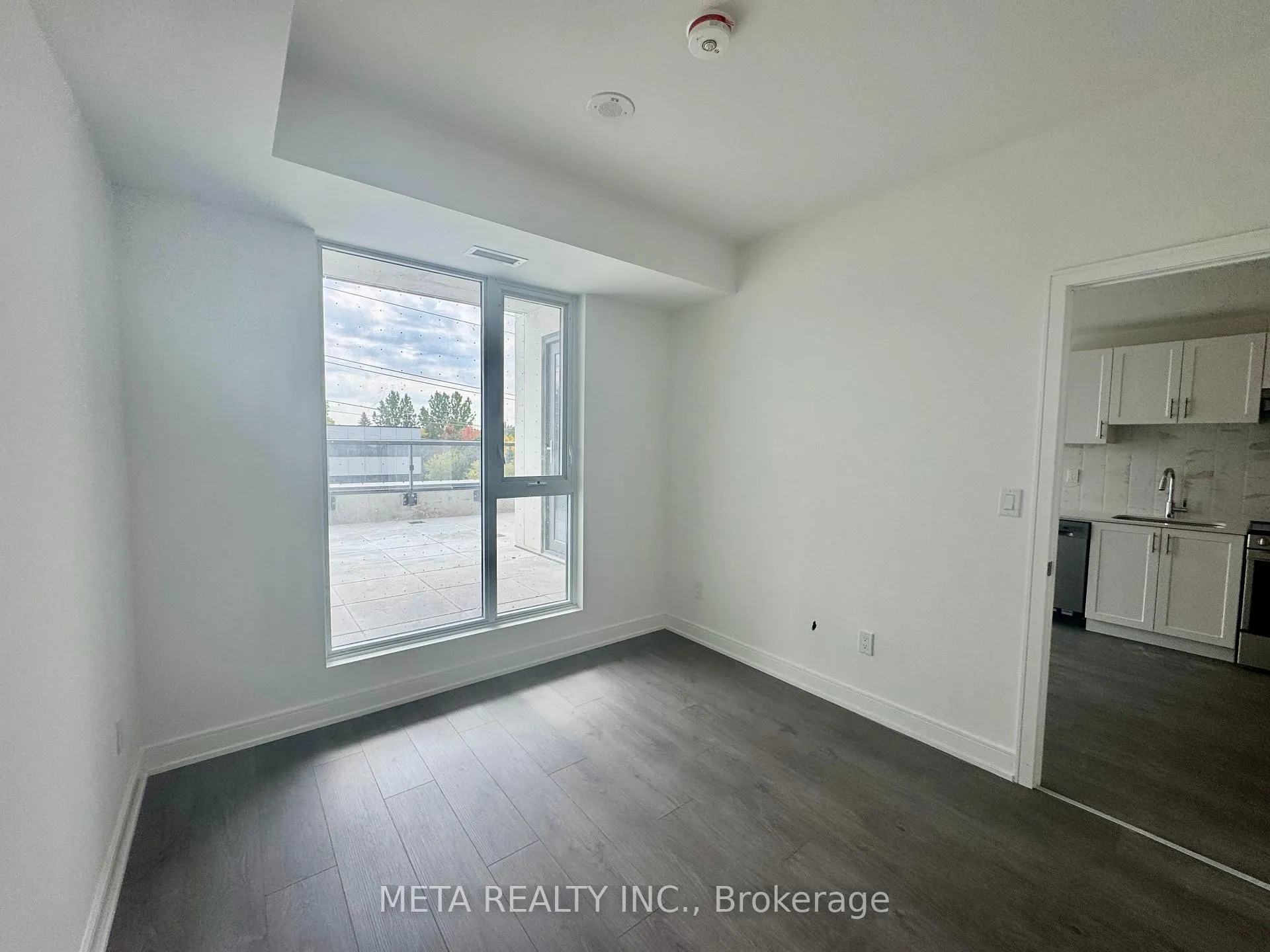Photo 5 of Unit B407, 715 Davis Drive, Newmarket, Huron Heights-Leslie Valley — HOMEH