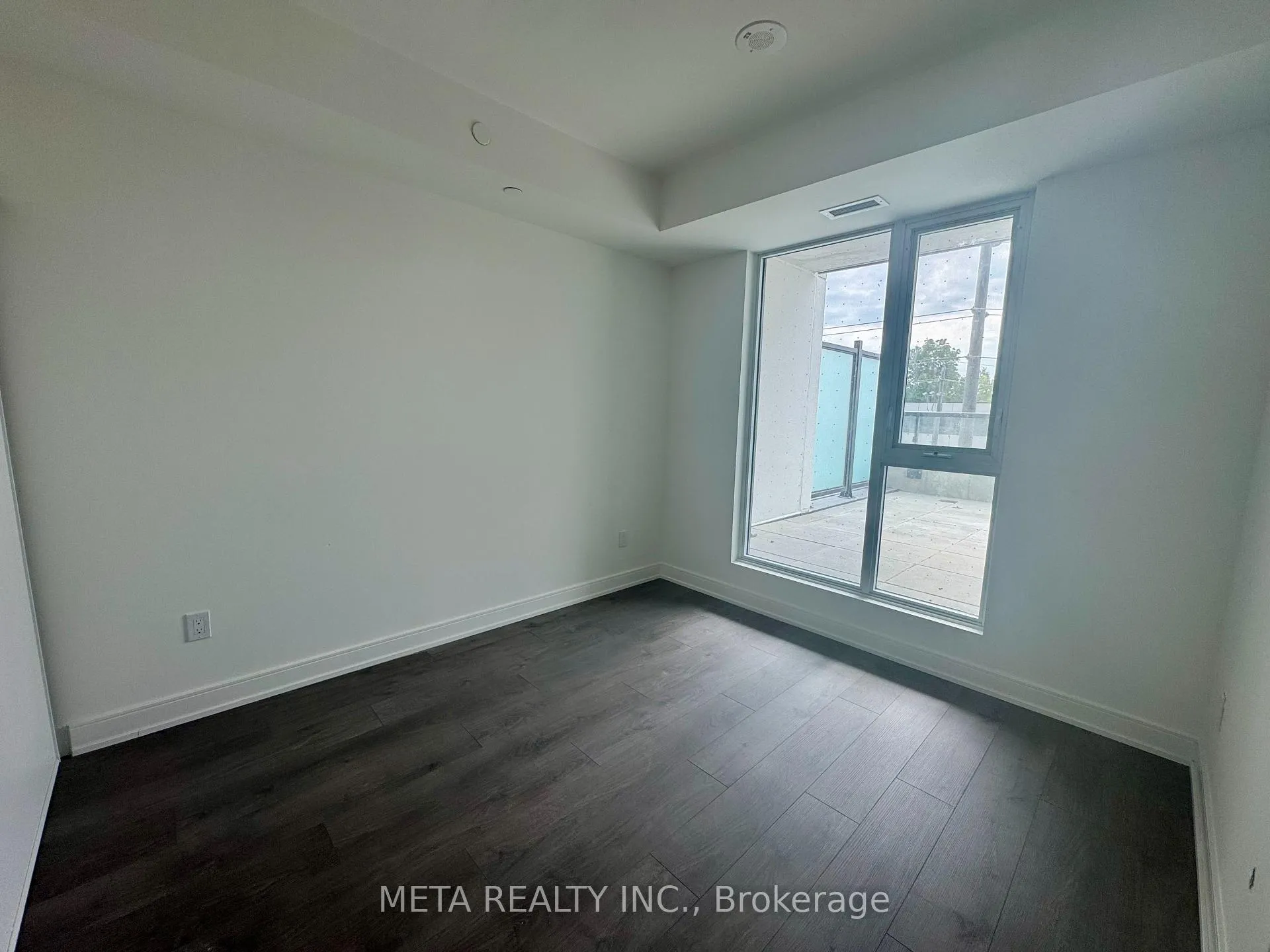 Photo 6 of Unit B407, 715 Davis Drive, Newmarket, Huron Heights-Leslie Valley — HOMEH