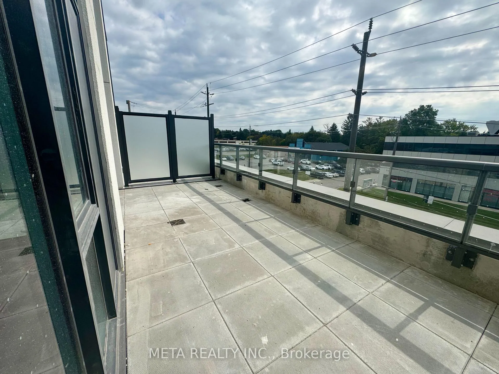 Photo 15 of Unit B407, 715 Davis Drive, Newmarket, Huron Heights-Leslie Valley — HOMEH