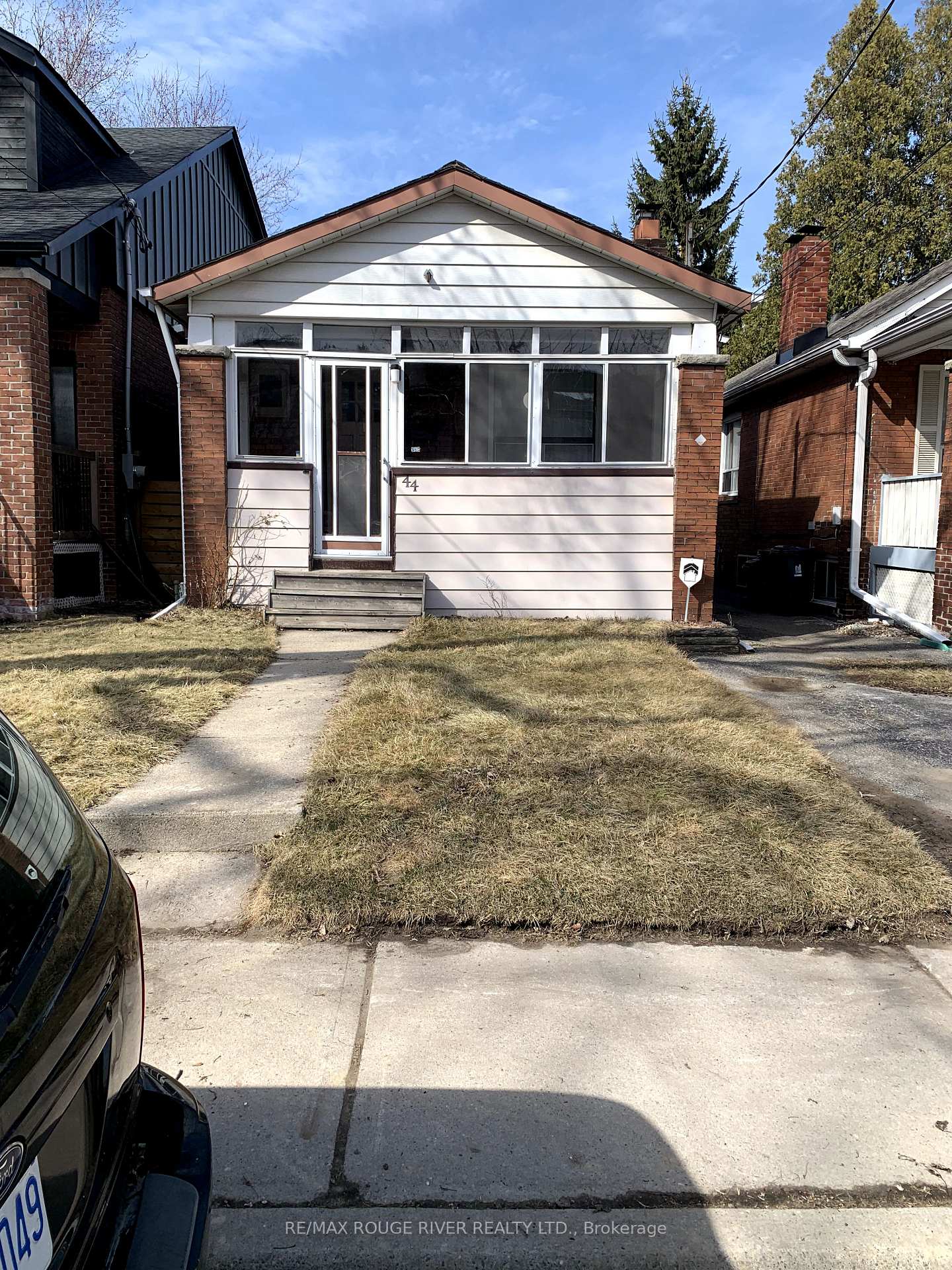 Photo 2 of 44 Epsom Avenue, Toronto, Woodbine-Lumsden — HOMEH