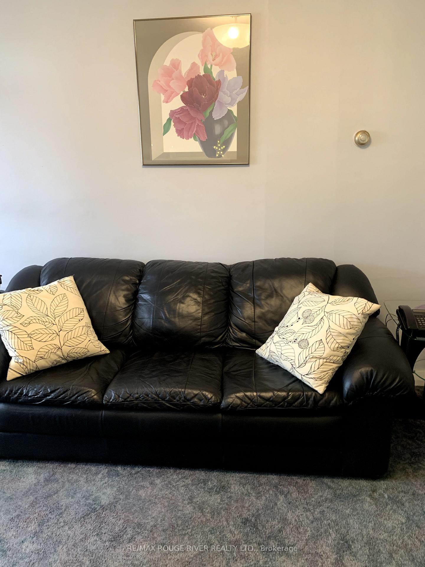 Photo 5 of 44 Epsom Avenue, Toronto, Woodbine-Lumsden — HOMEH