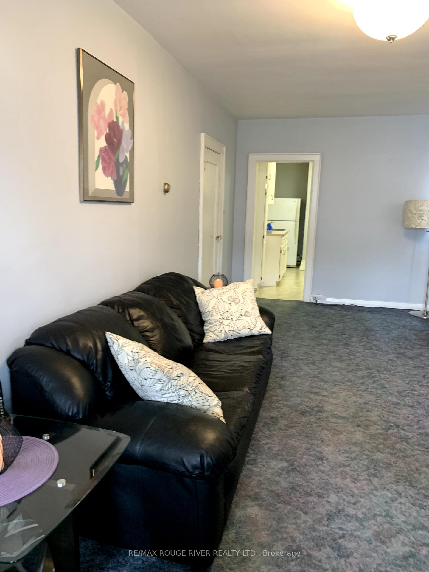 Photo 6 of 44 Epsom Avenue, Toronto, Woodbine-Lumsden — HOMEH