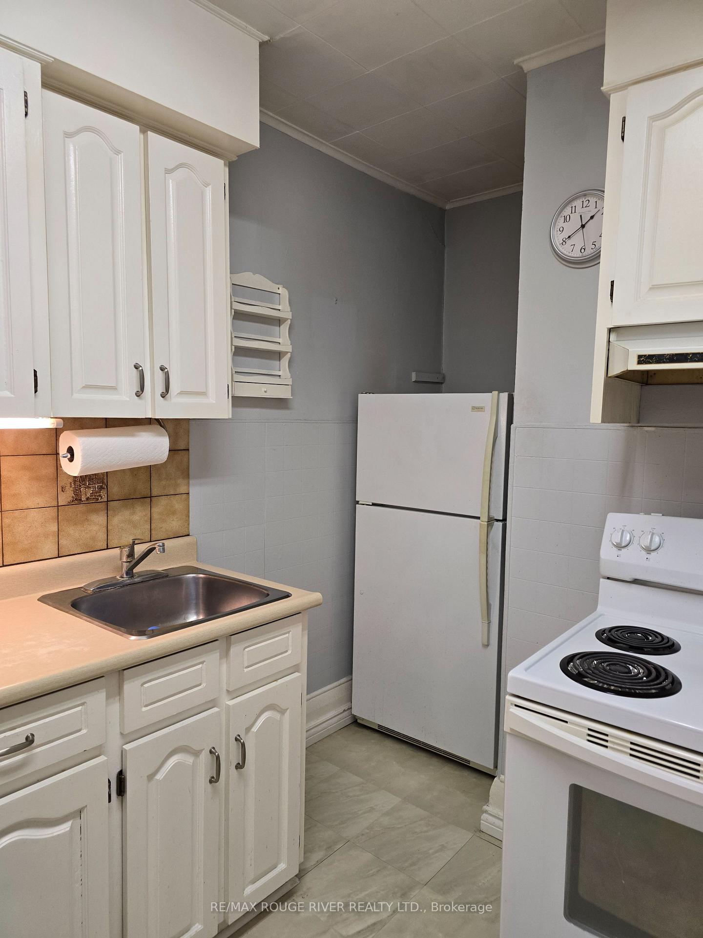 Photo 9 of 44 Epsom Avenue, Toronto, Woodbine-Lumsden — HOMEH