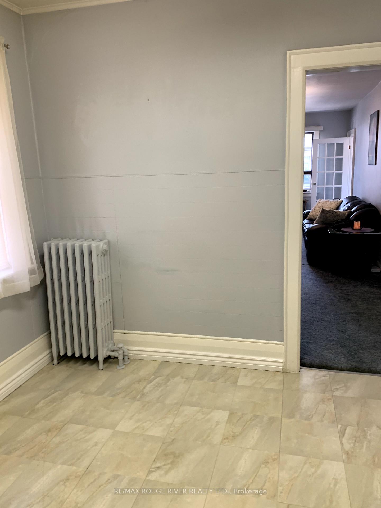 Photo 10 of 44 Epsom Avenue, Toronto, Woodbine-Lumsden — HOMEH