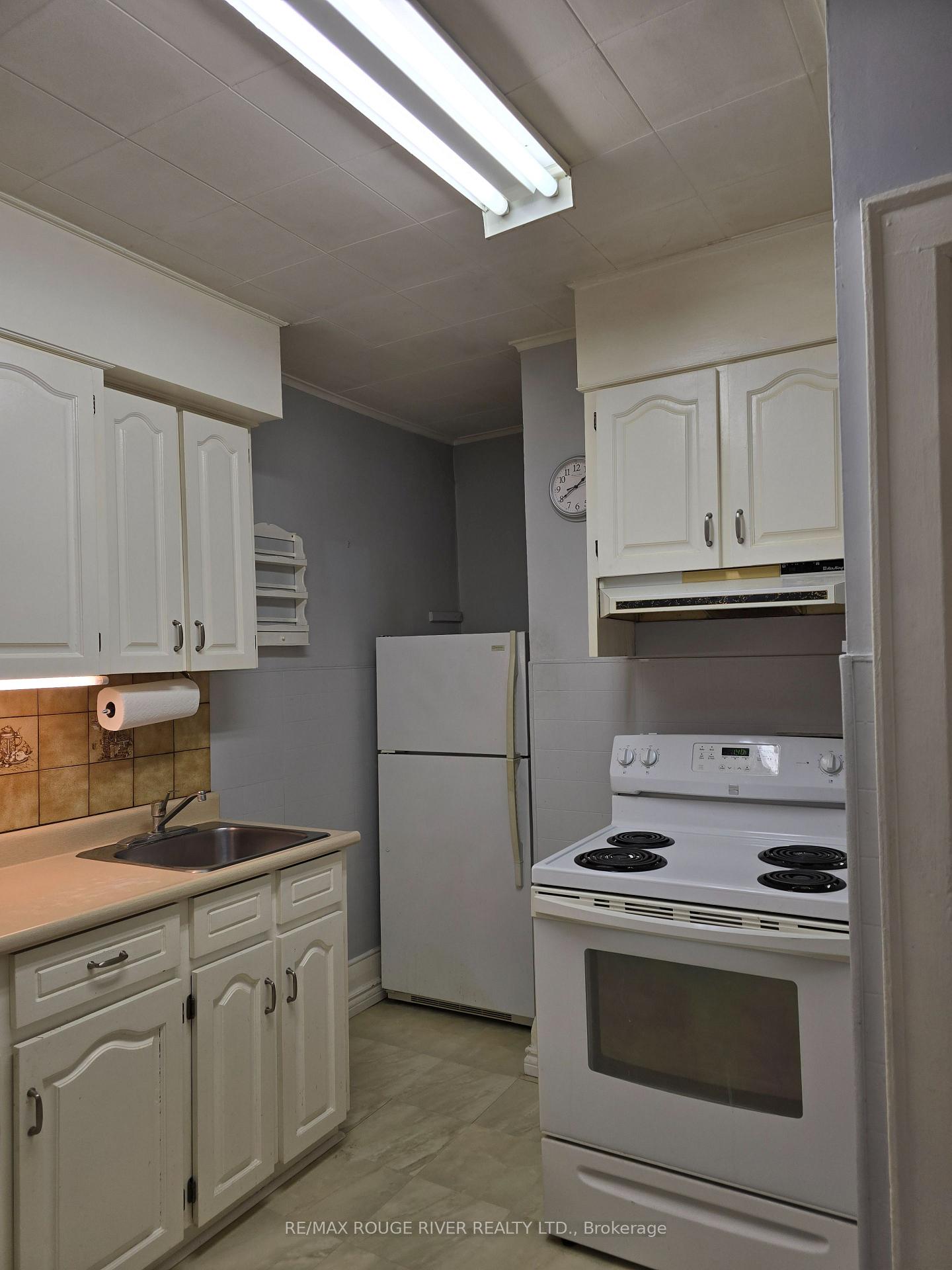 Photo 11 of 44 Epsom Avenue, Toronto, Woodbine-Lumsden — HOMEH