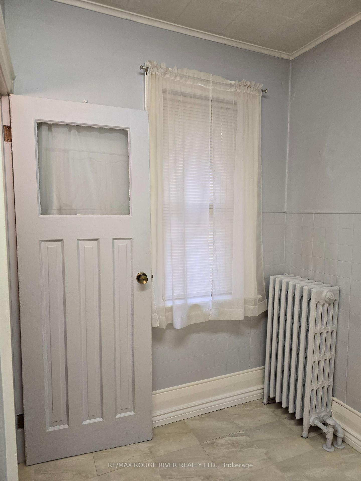 Photo 14 of 44 Epsom Avenue, Toronto, Woodbine-Lumsden — HOMEH