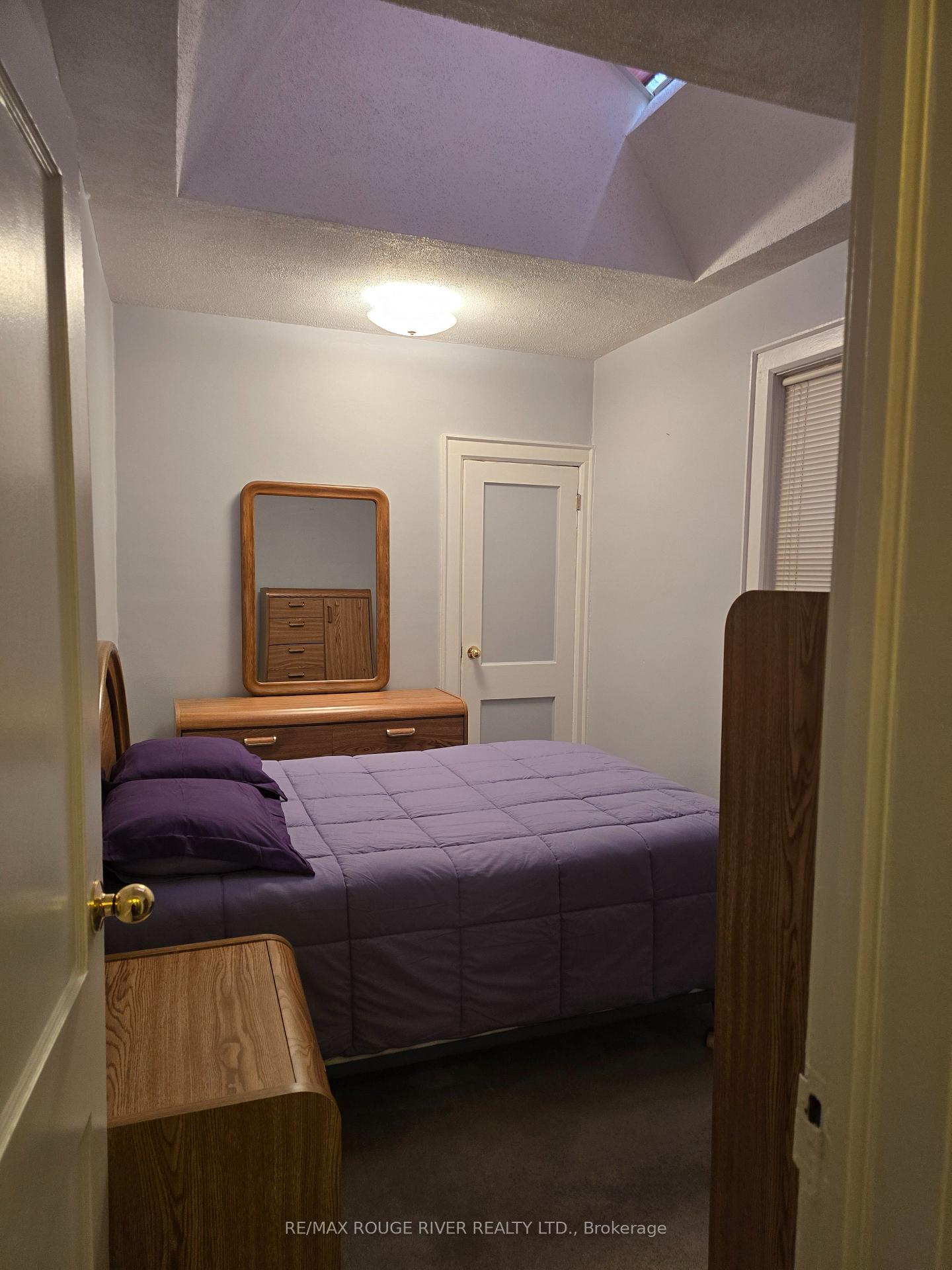 Photo 19 of 44 Epsom Avenue, Toronto, Woodbine-Lumsden — HOMEH