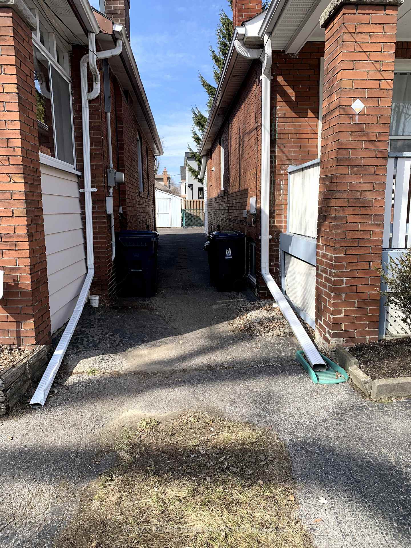 Photo 24 of 44 Epsom Avenue, Toronto, Woodbine-Lumsden — HOMEH