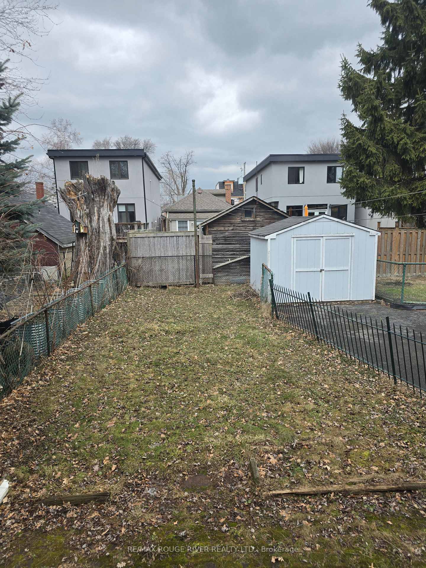 Photo 27 of 44 Epsom Avenue, Toronto, Woodbine-Lumsden — HOMEH