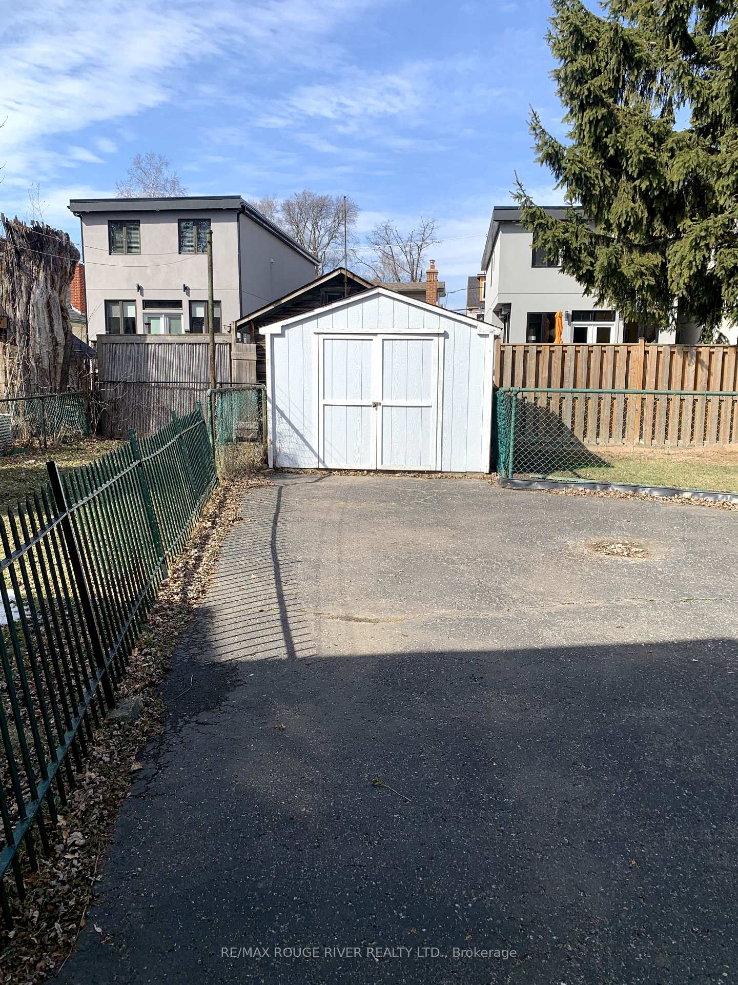 Photo 28 of 44 Epsom Avenue, Toronto, Woodbine-Lumsden — HOMEH