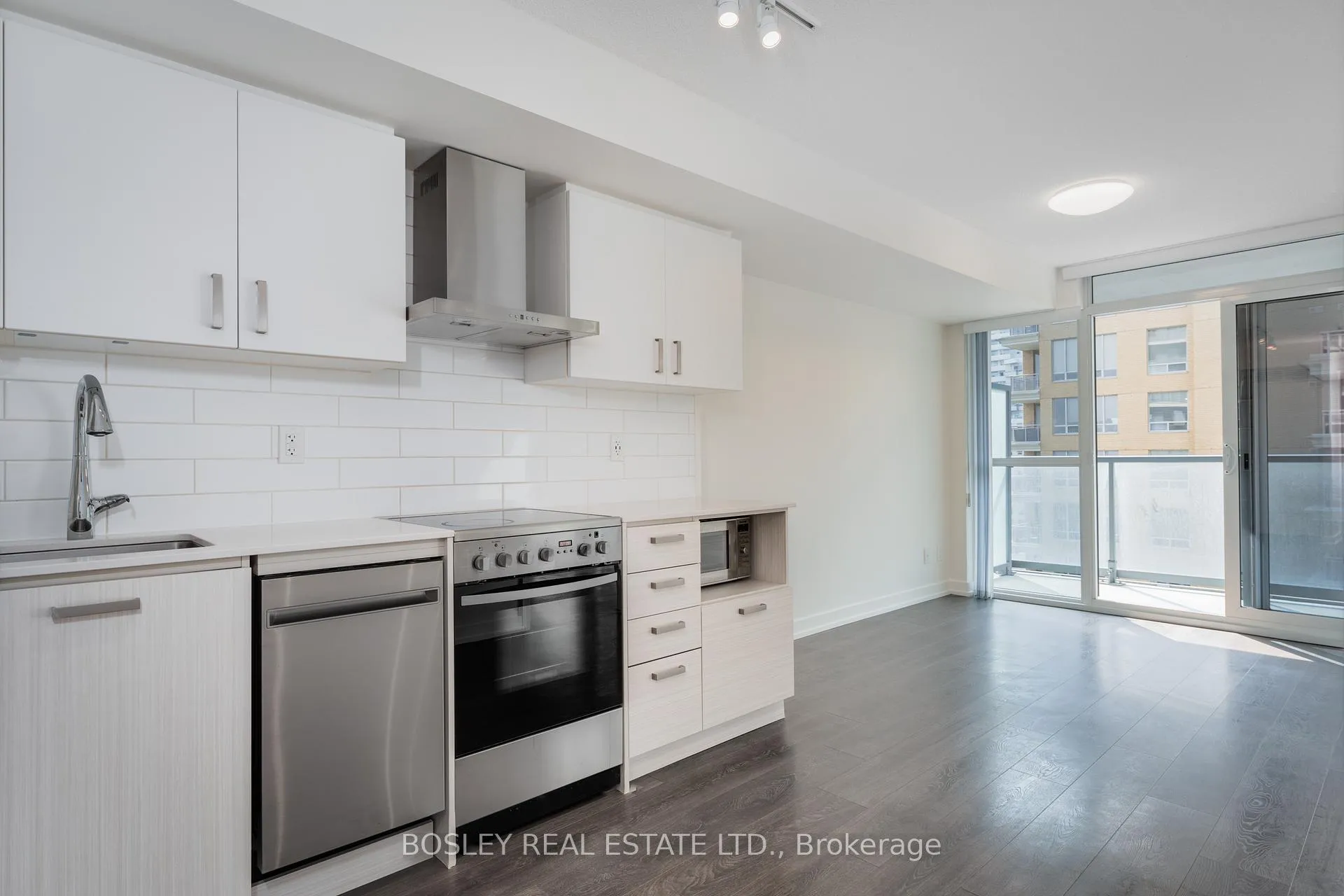 Photo 1 of Unit 1006, 125 Redpath Avenue, Toronto, Mount Pleasant West — HOMEH
