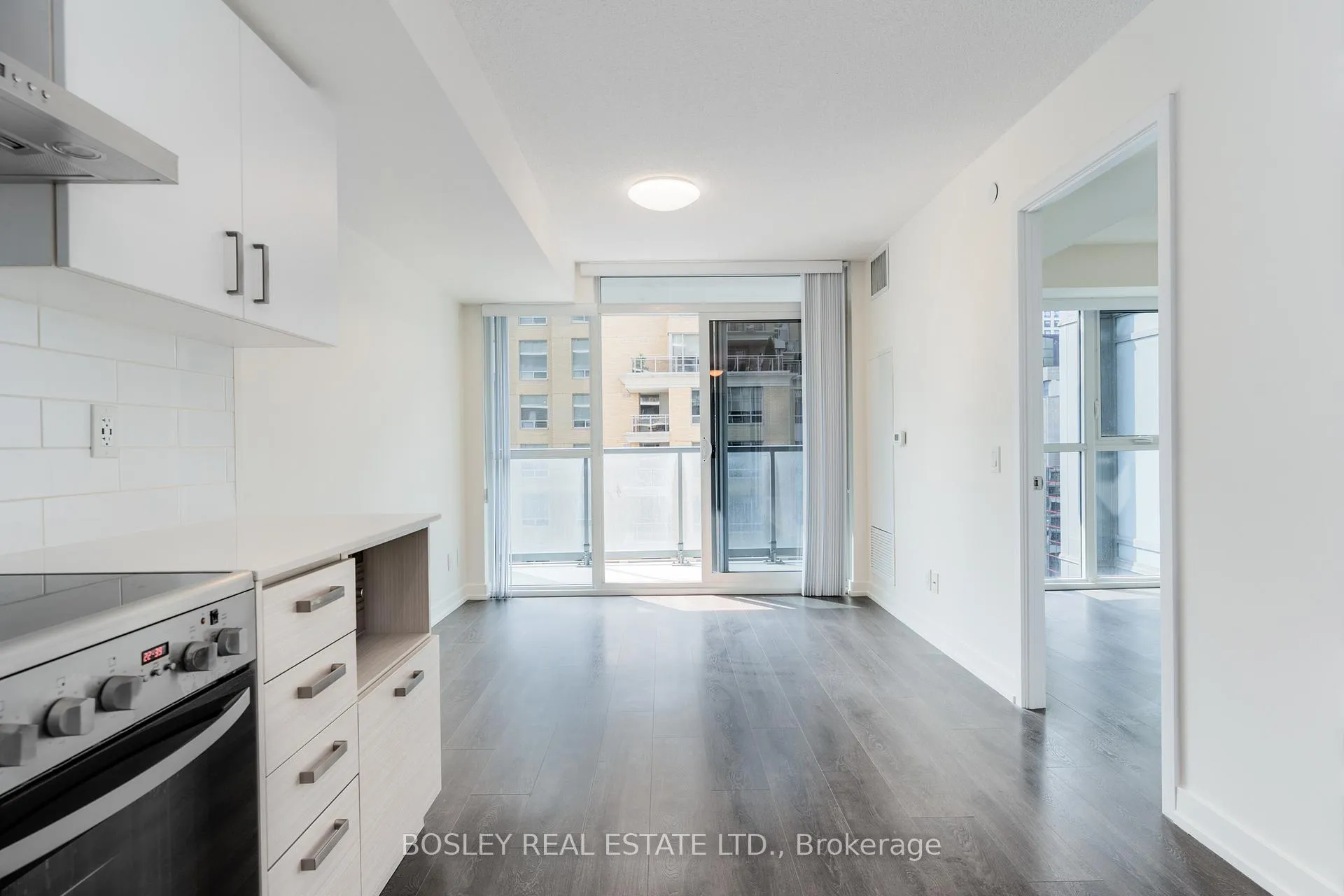 Photo 2 of Unit 1006, 125 Redpath Avenue, Toronto, Mount Pleasant West — HOMEH