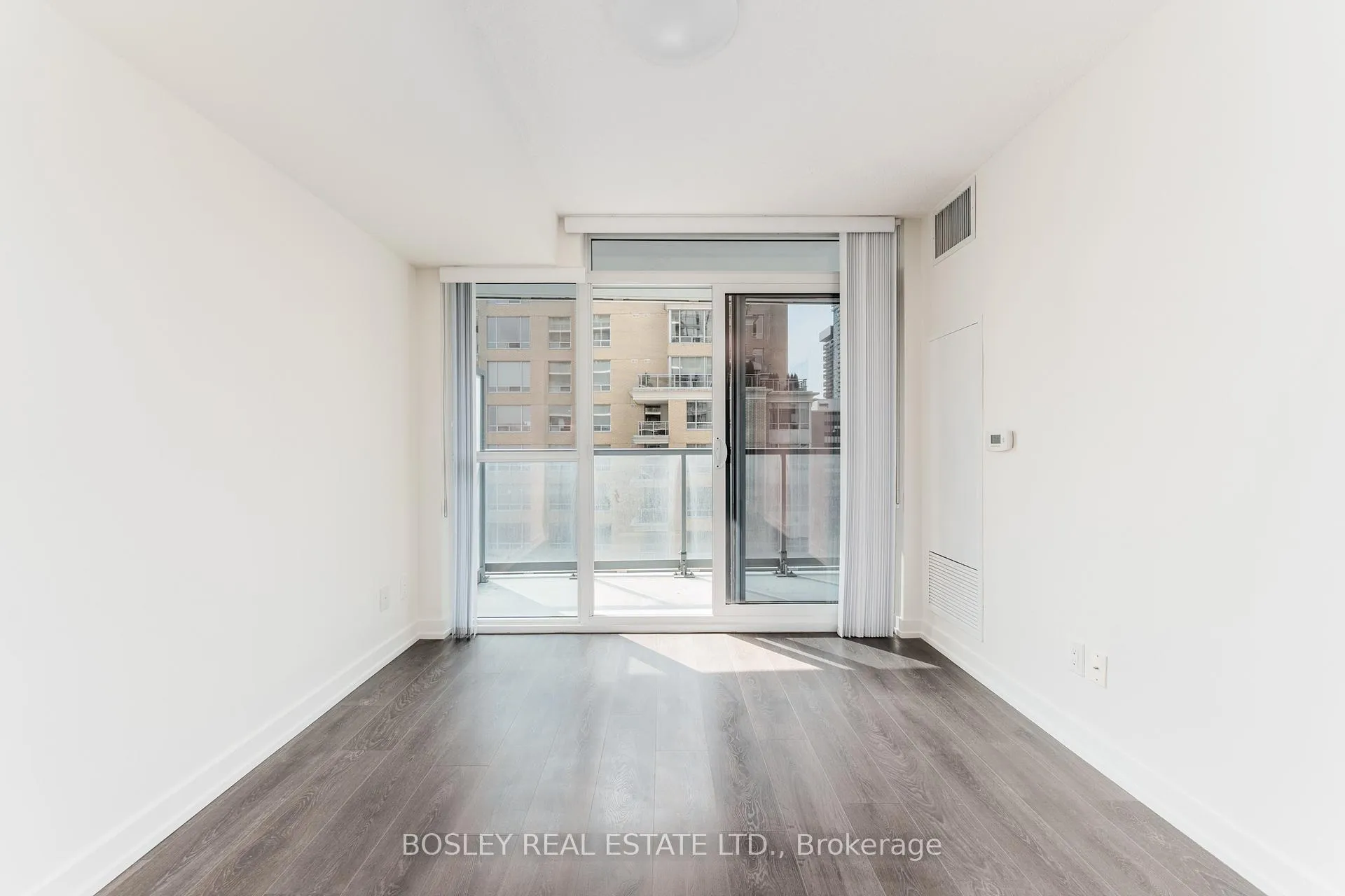Photo 8 of Unit 1006, 125 Redpath Avenue, Toronto, Mount Pleasant West — HOMEH