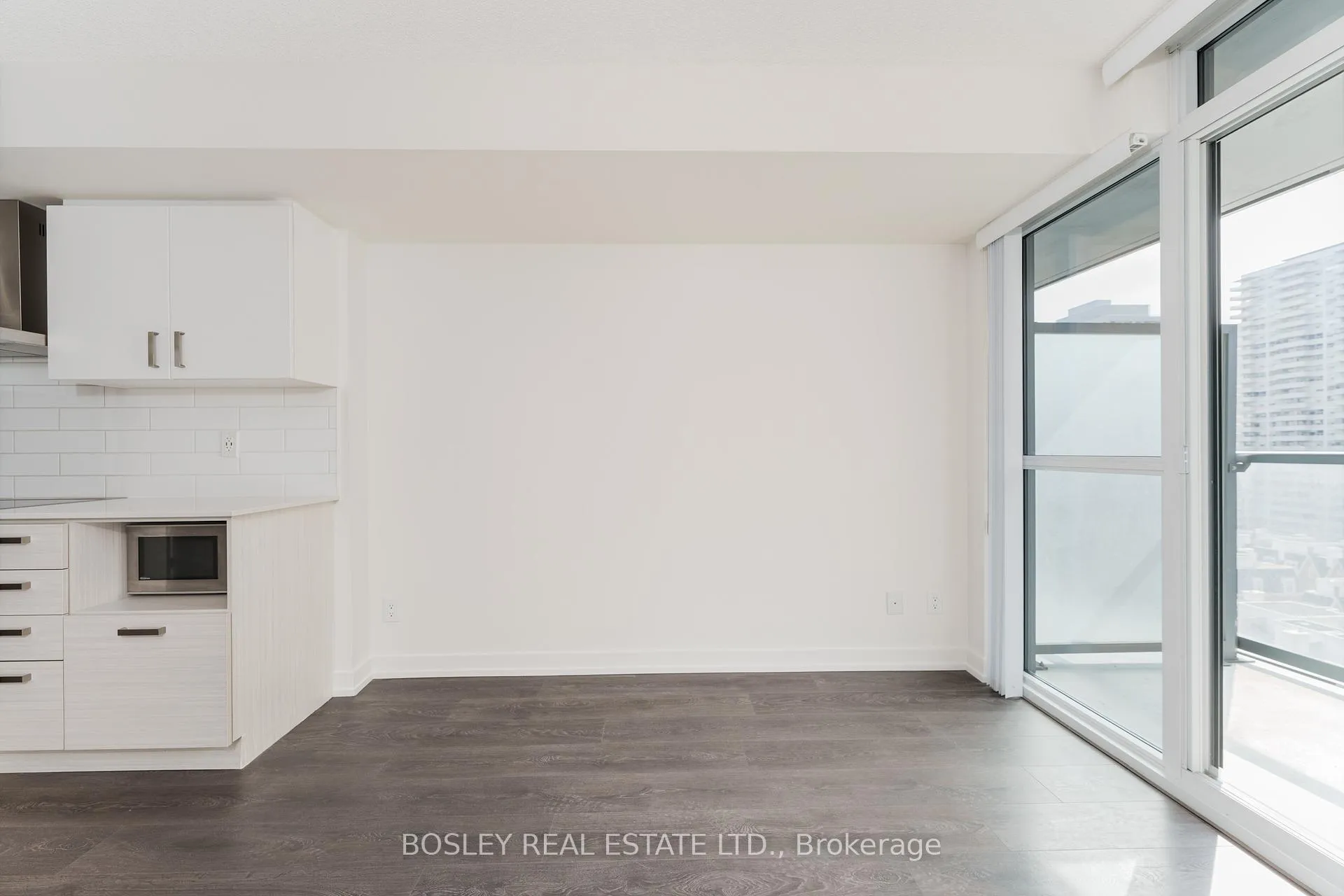 Photo 11 of Unit 1006, 125 Redpath Avenue, Toronto, Mount Pleasant West — HOMEH