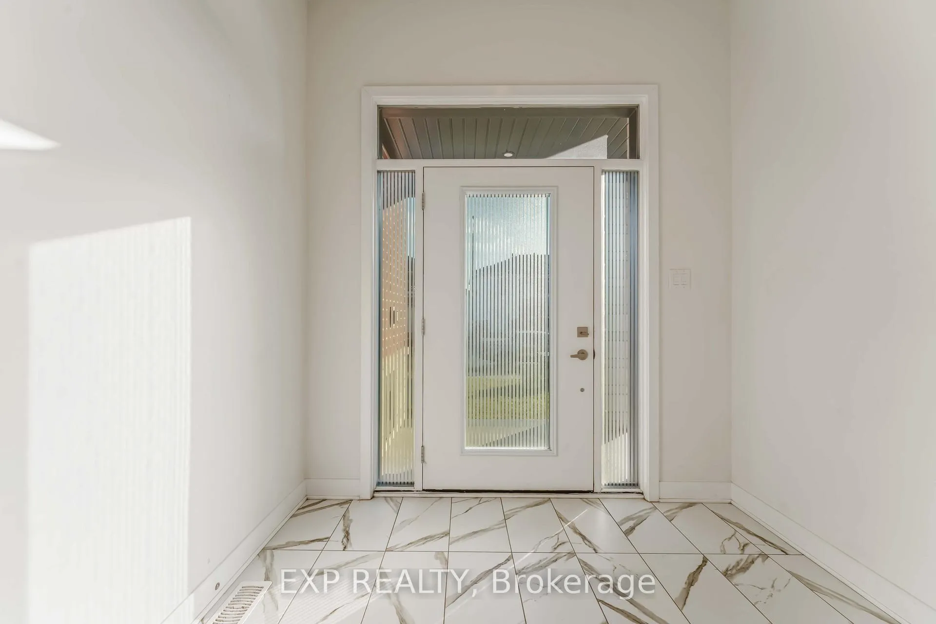 Photo 2 of 796 Solarium Avenue, Ottawa, Riverside South/Gloucester Glen — HOMEH