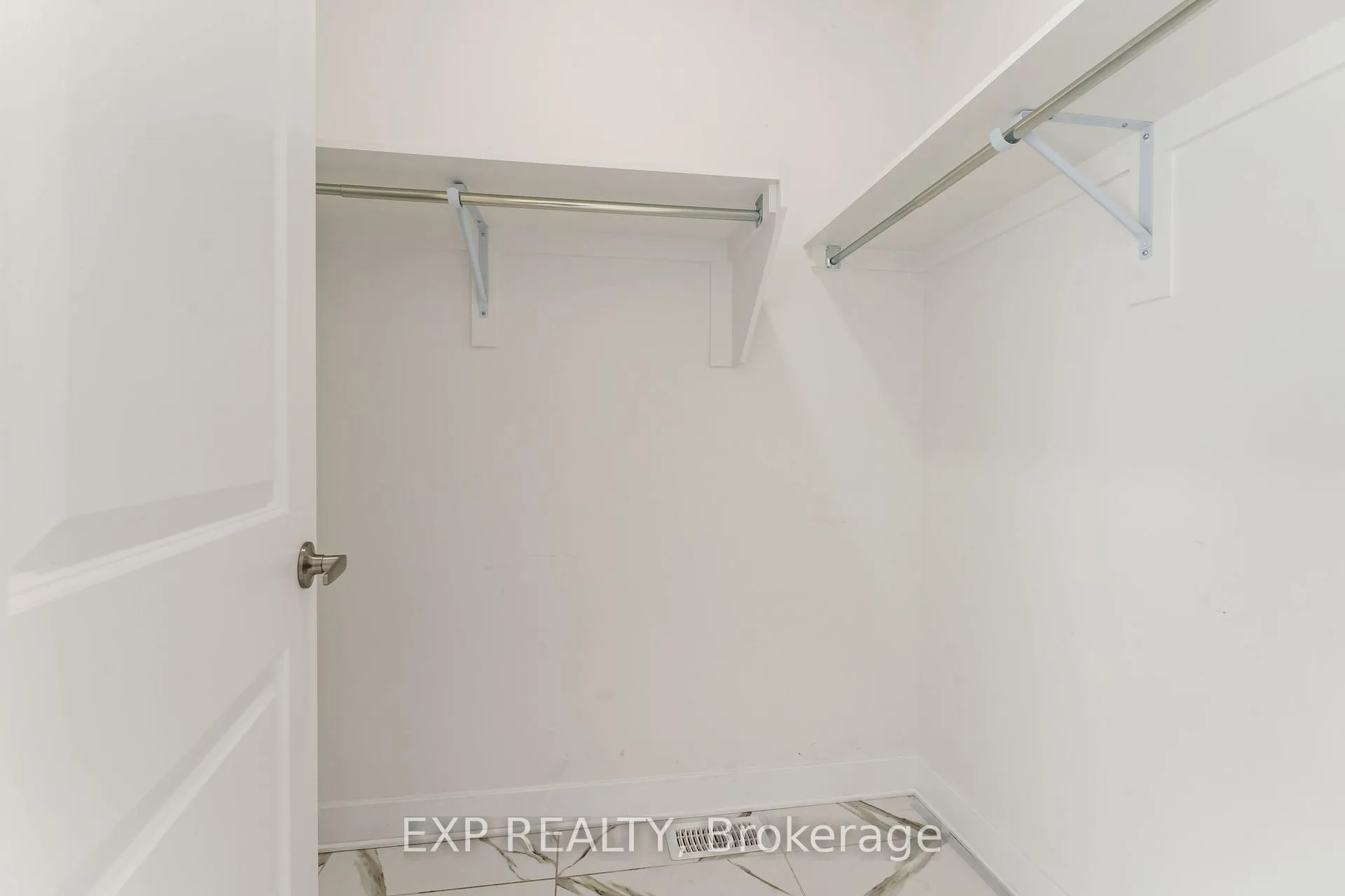 Photo 3 of 796 Solarium Avenue, Ottawa, Riverside South/Gloucester Glen — HOMEH
