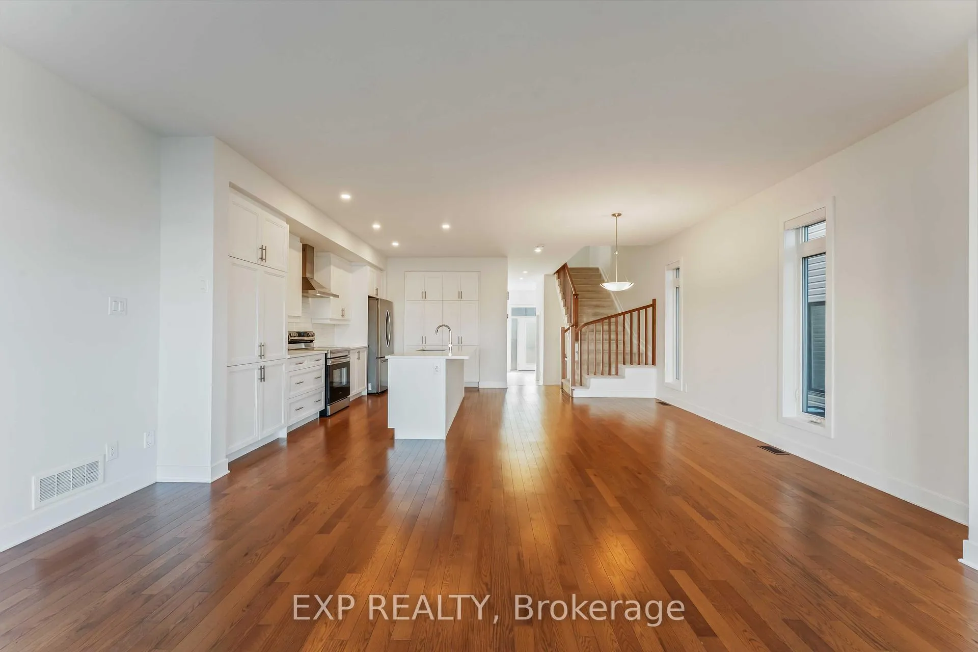 Photo 9 of 796 Solarium Avenue, Ottawa, Riverside South/Gloucester Glen — HOMEH
