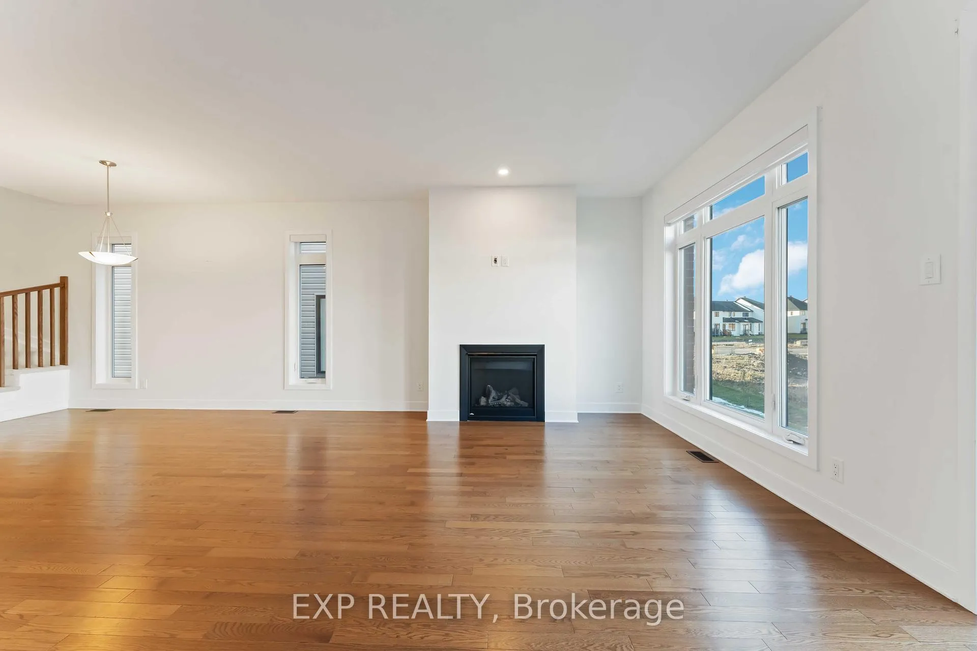 Photo 12 of 796 Solarium Avenue, Ottawa, Riverside South/Gloucester Glen — HOMEH