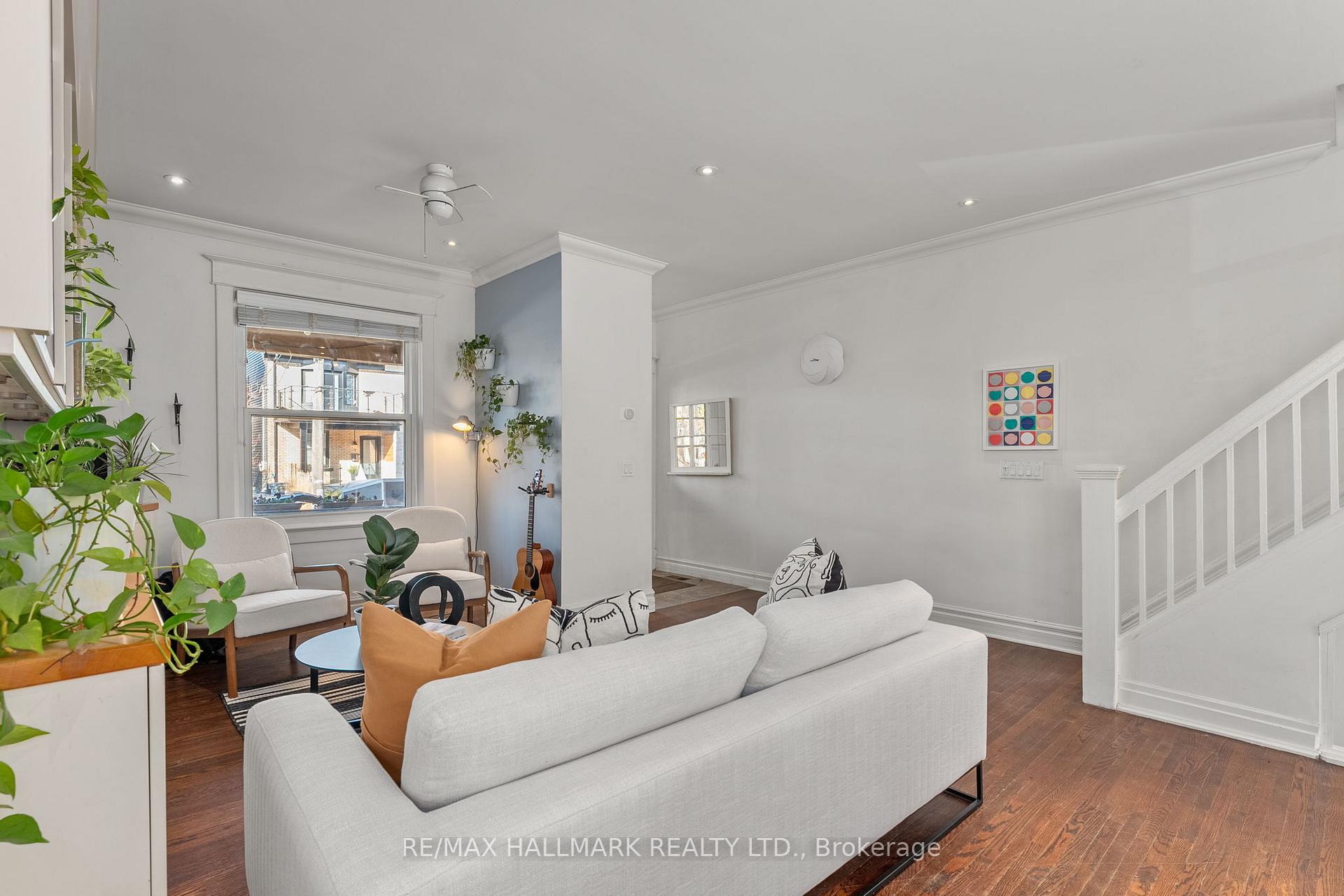 Photo 4 of 9 Muriel Avenue, Toronto, Danforth — HOMEH