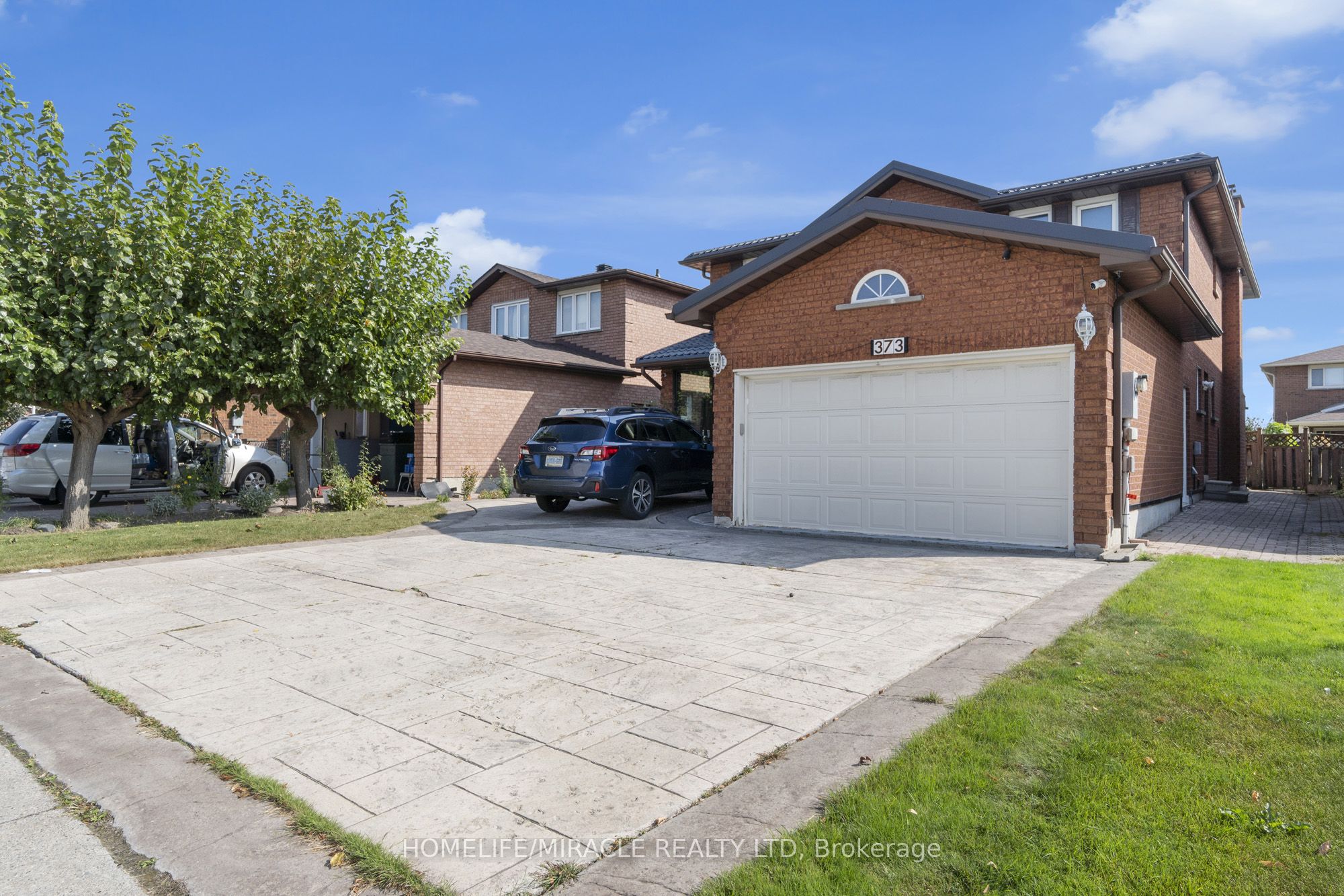 Photo 2 of 373 Forest Drive, Vaughan, West Woodbridge — HOMEH