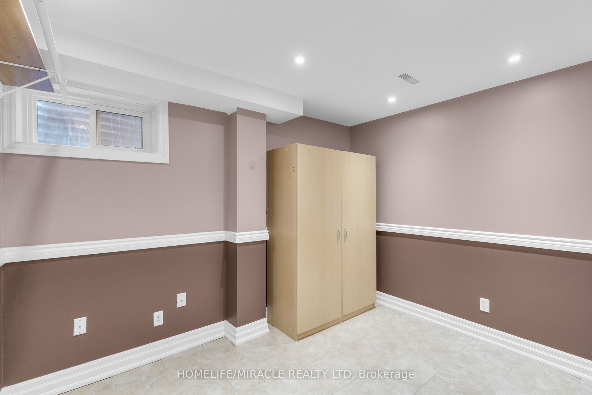 Photo 40 of 373 Forest Drive, Vaughan, West Woodbridge — HOMEH
