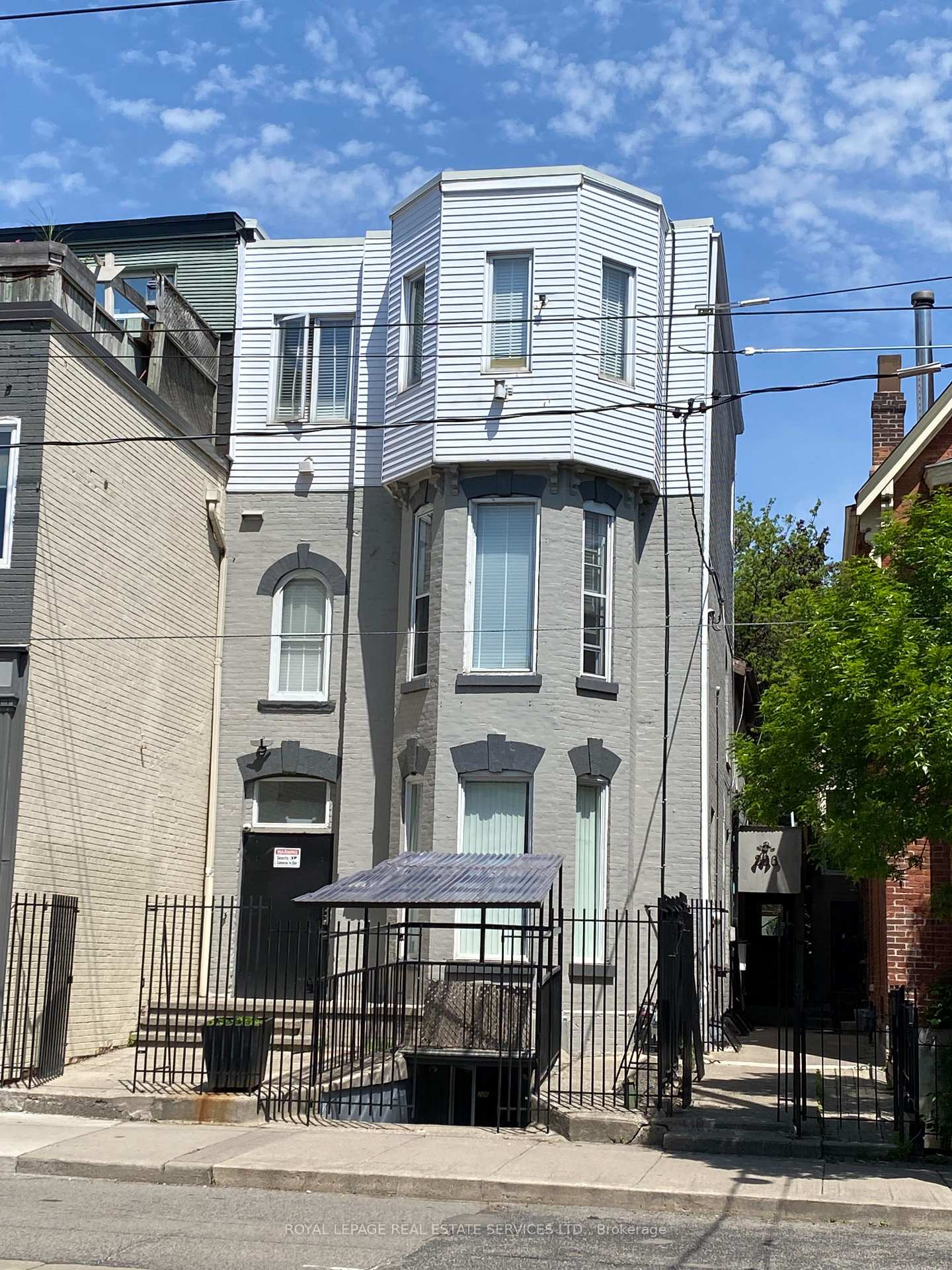 Front of Unit B103, 206 Carlton Street