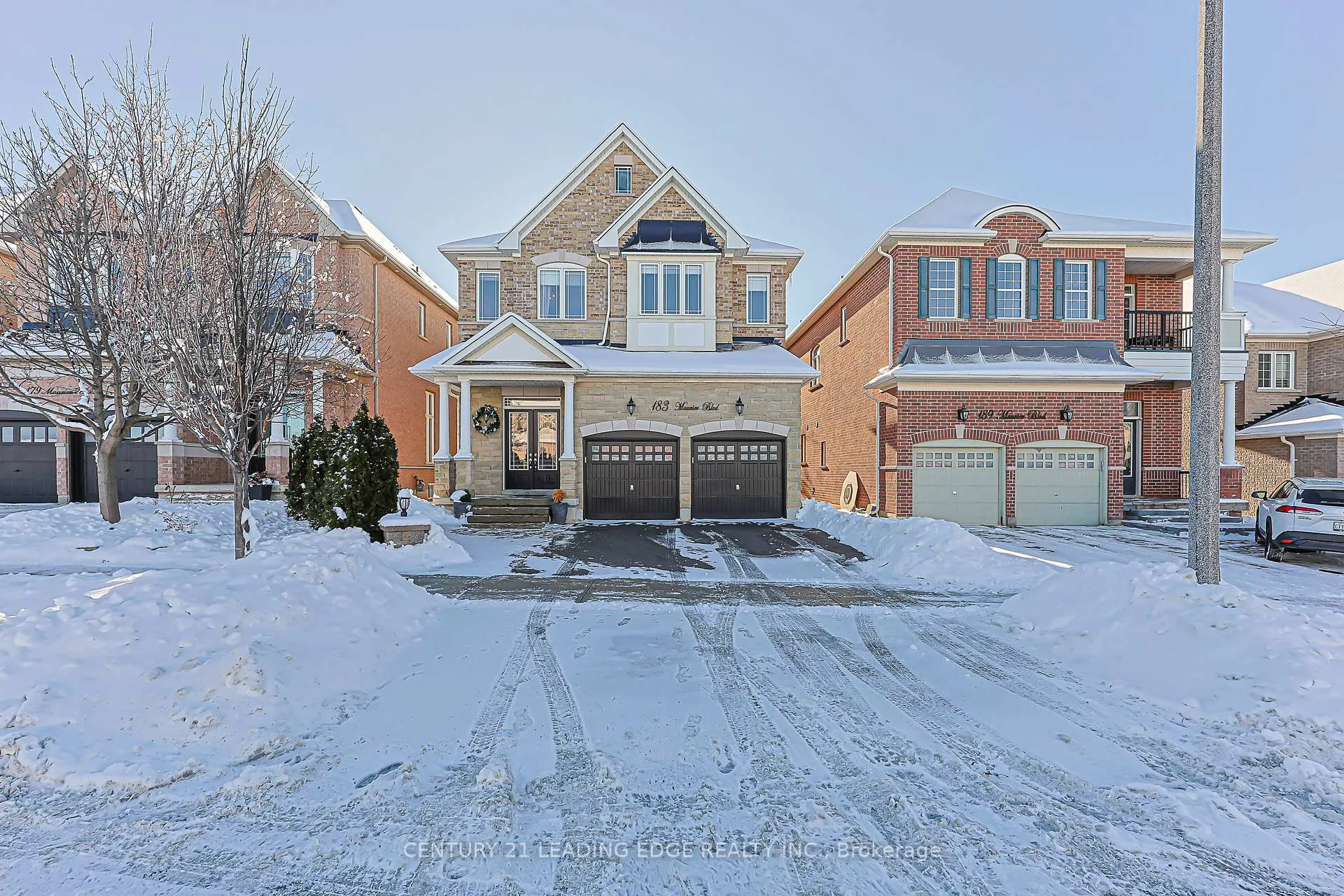 Photo 3 of 183 Maurier Boulevard, Vaughan, Patterson — HOMEH
