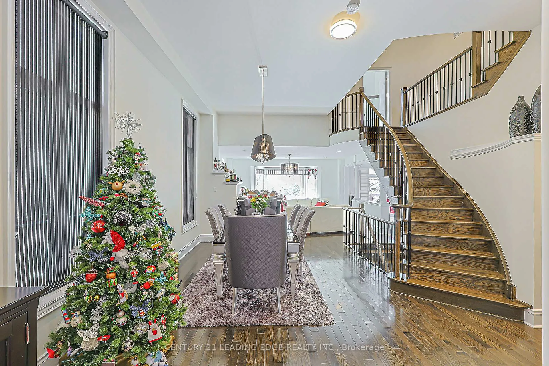Photo 9 of 183 Maurier Boulevard, Vaughan, Patterson — HOMEH