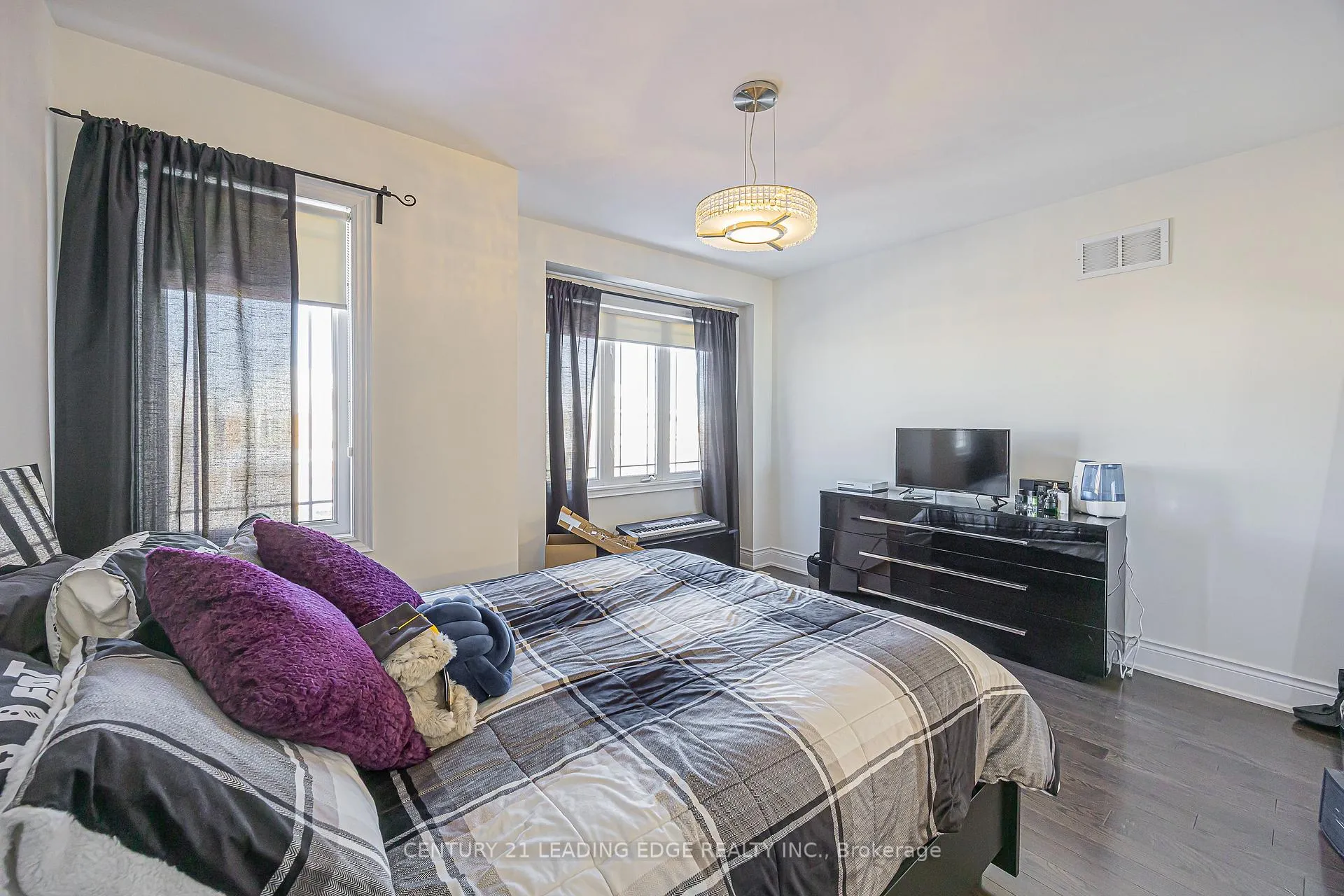 Photo 41 of 183 Maurier Boulevard, Vaughan, Patterson — HOMEH