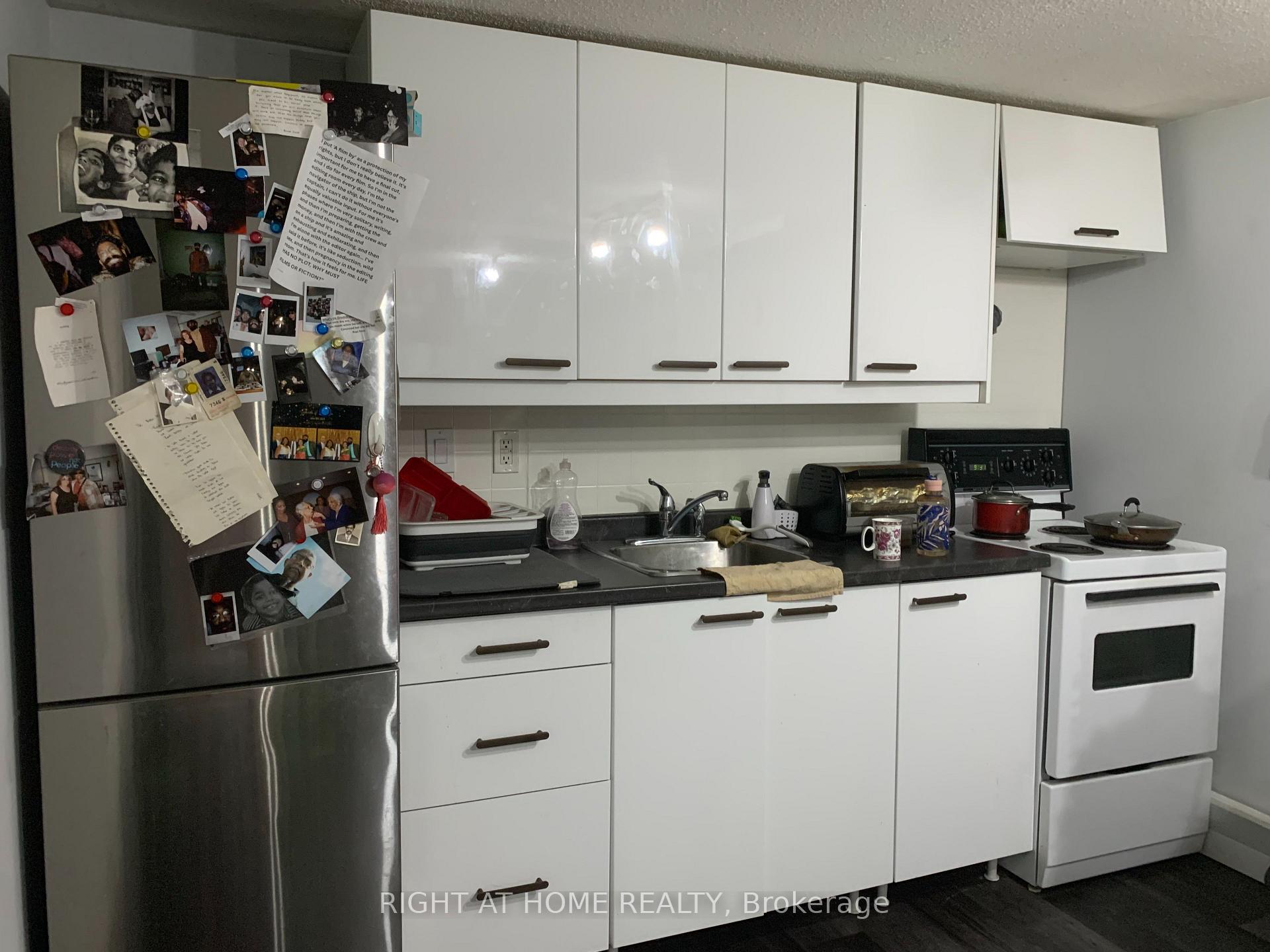 Photo 4 of Unit Apt#: 0, 329 Mutual Street, Toronto, Church-Yonge Corridor — HOMEH