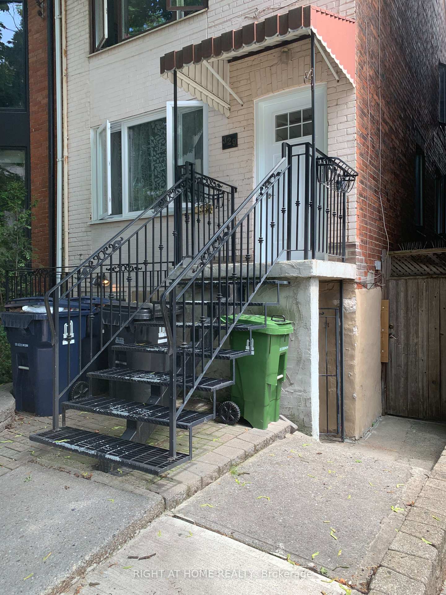 Photo 16 of Unit Apt#: 0, 329 Mutual Street, Toronto, Church-Yonge Corridor — HOMEH