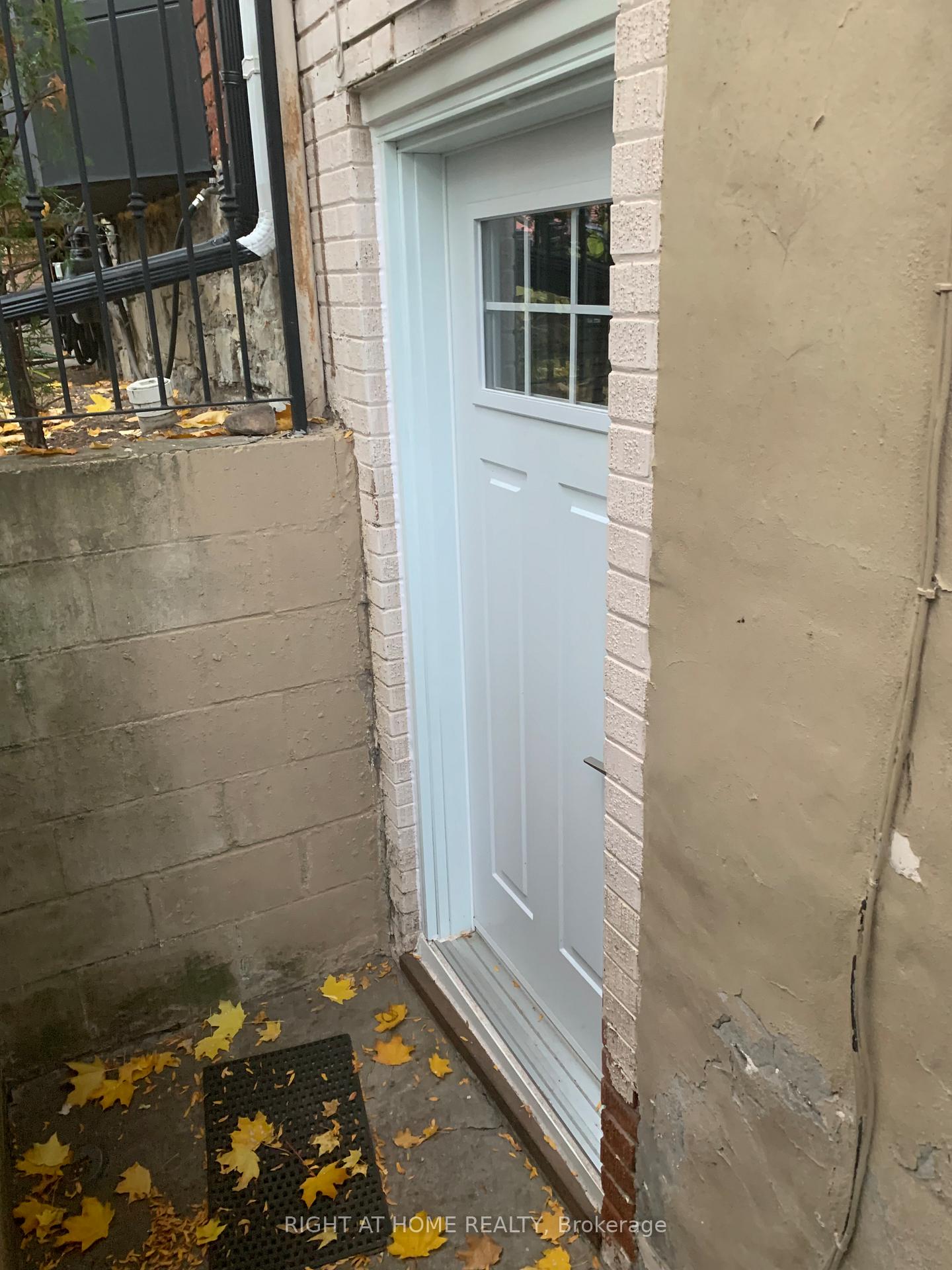 Photo 18 of Unit Apt#: 0, 329 Mutual Street, Toronto, Church-Yonge Corridor — HOMEH