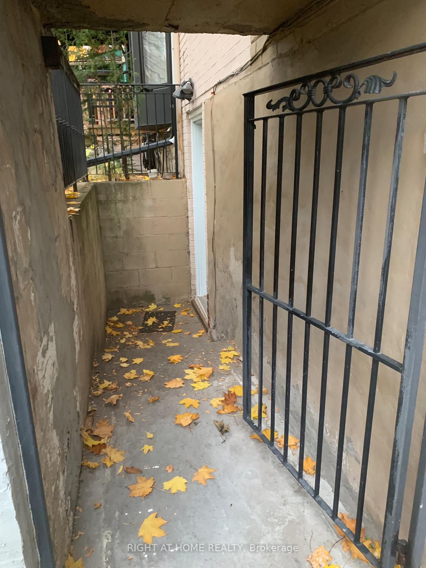 Photo 23 of Unit Apt#: 0, 329 Mutual Street, Toronto, Church-Yonge Corridor — HOMEH