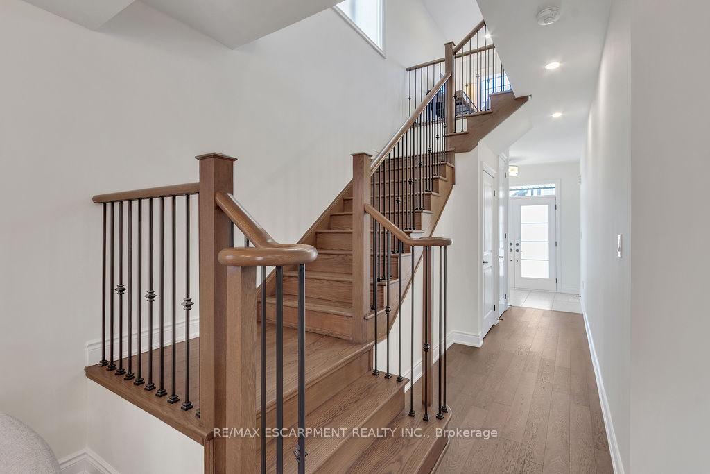 Photo 4 of 289 Vanilla Trail, Thorold, Rolling Meadows — HOMEH