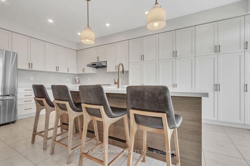 Photo 5 of 289 Vanilla Trail, Thorold, Rolling Meadows — HOMEH