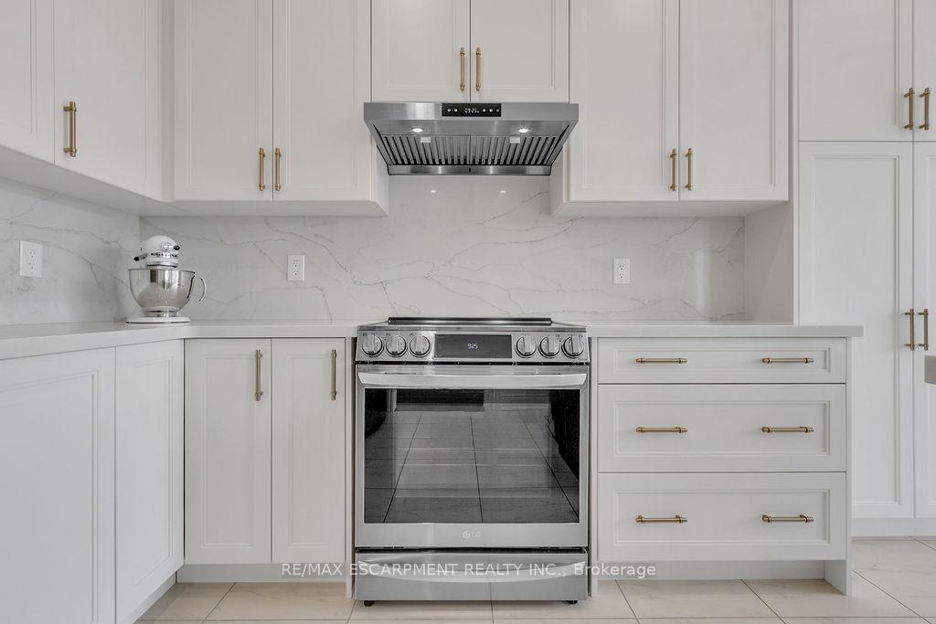 Photo 9 of 289 Vanilla Trail, Thorold, Rolling Meadows — HOMEH