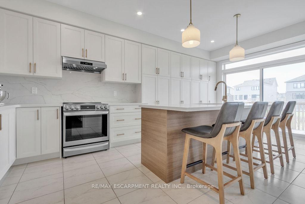 Photo 10 of 289 Vanilla Trail, Thorold, Rolling Meadows — HOMEH