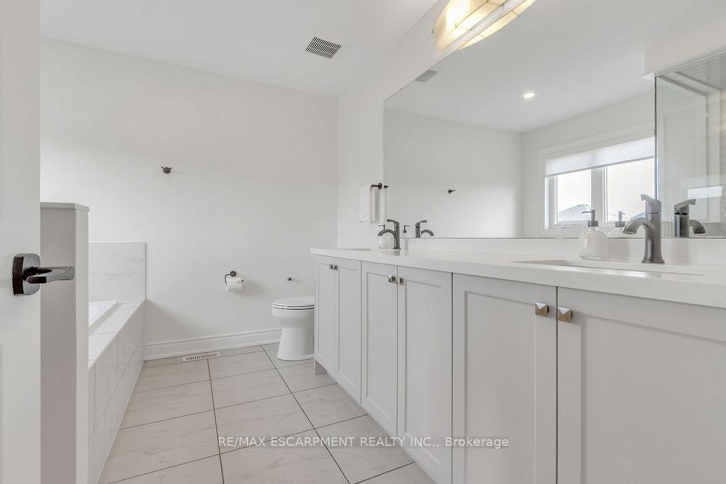 Photo 19 of 289 Vanilla Trail, Thorold, Rolling Meadows — HOMEH