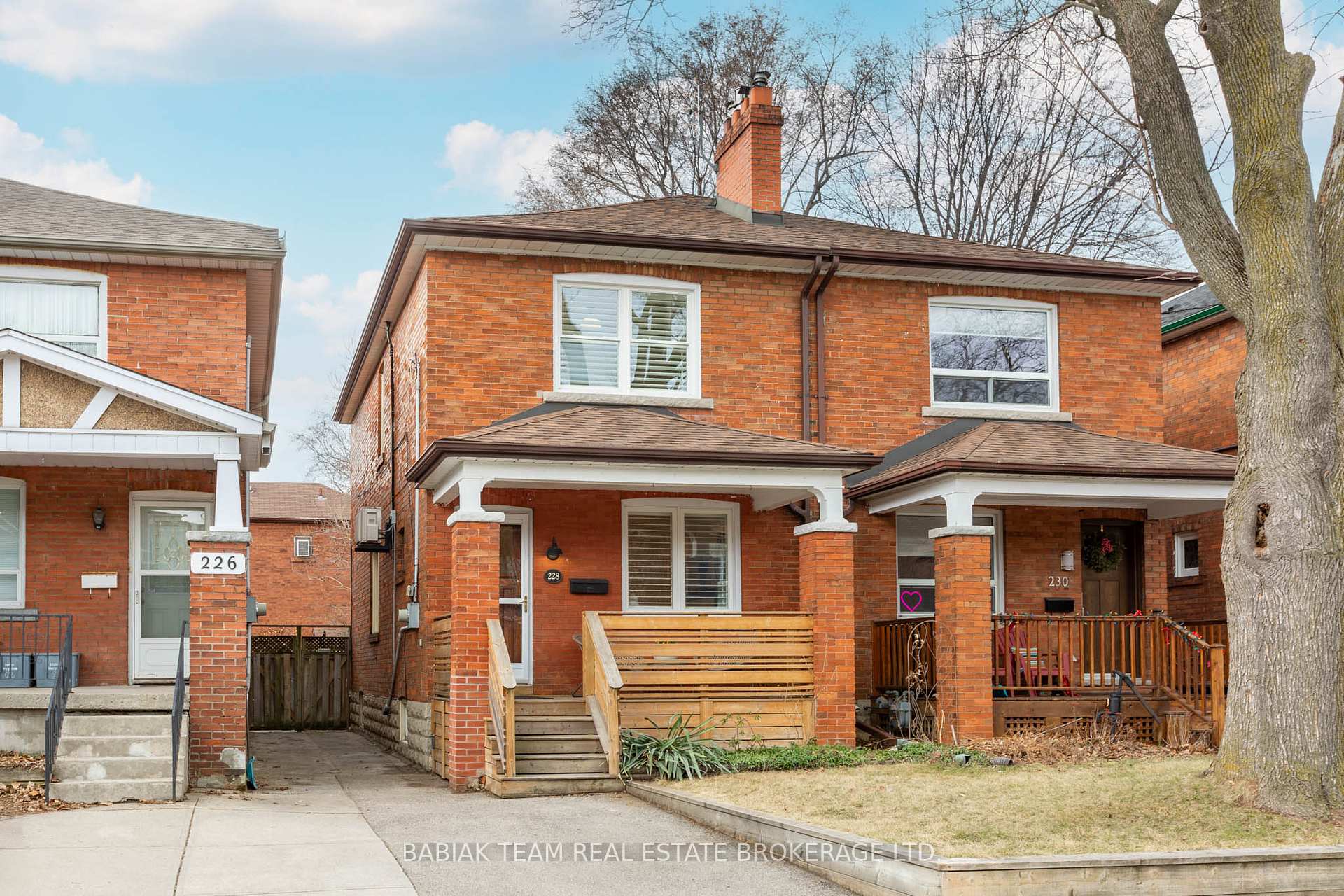 Photo 2 of 228 Dewhurst Boulevard N, Toronto, Danforth Village-East York — HOMEH