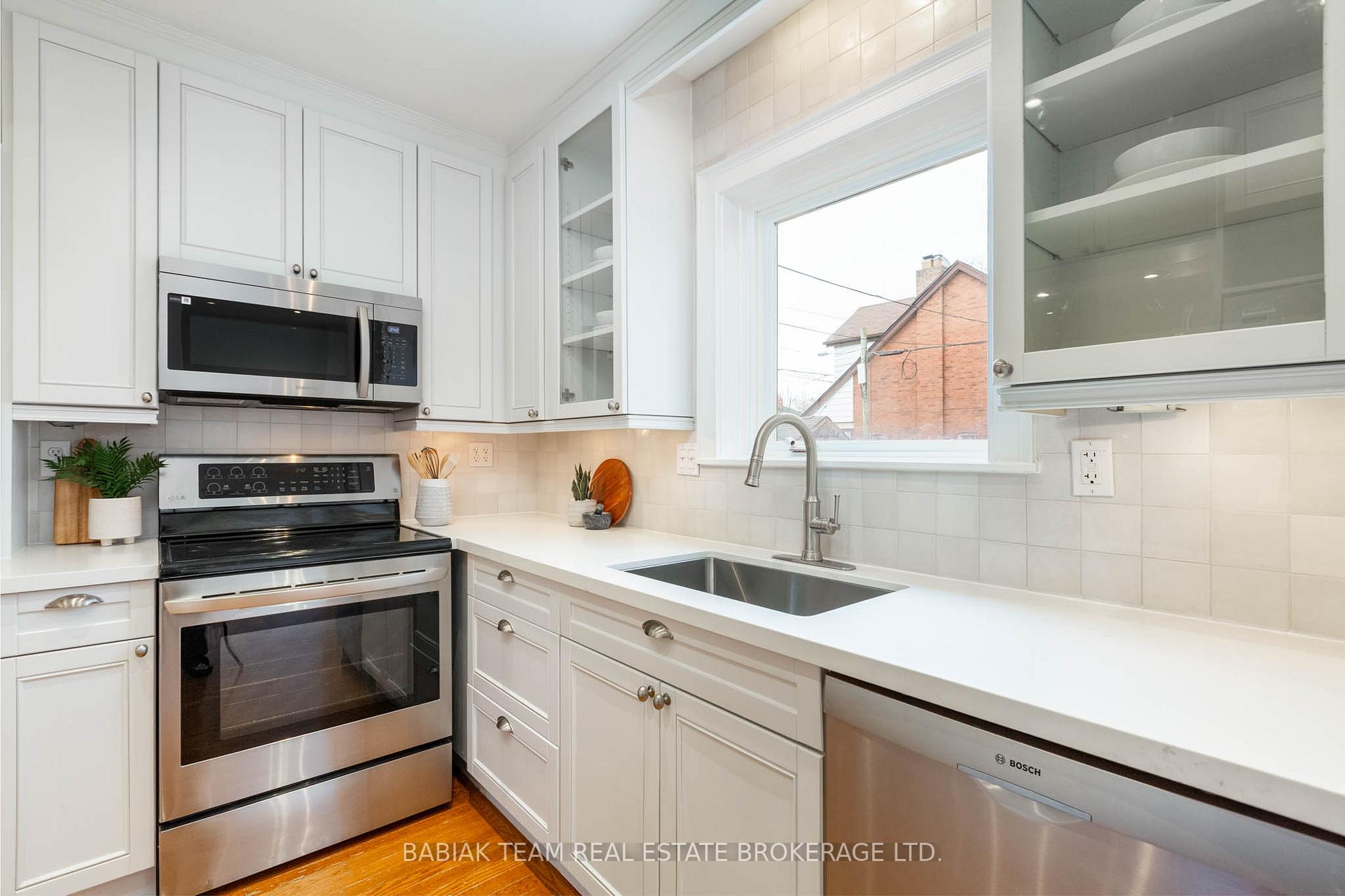 Photo 11 of 228 Dewhurst Boulevard N, Toronto, Danforth Village-East York — HOMEH