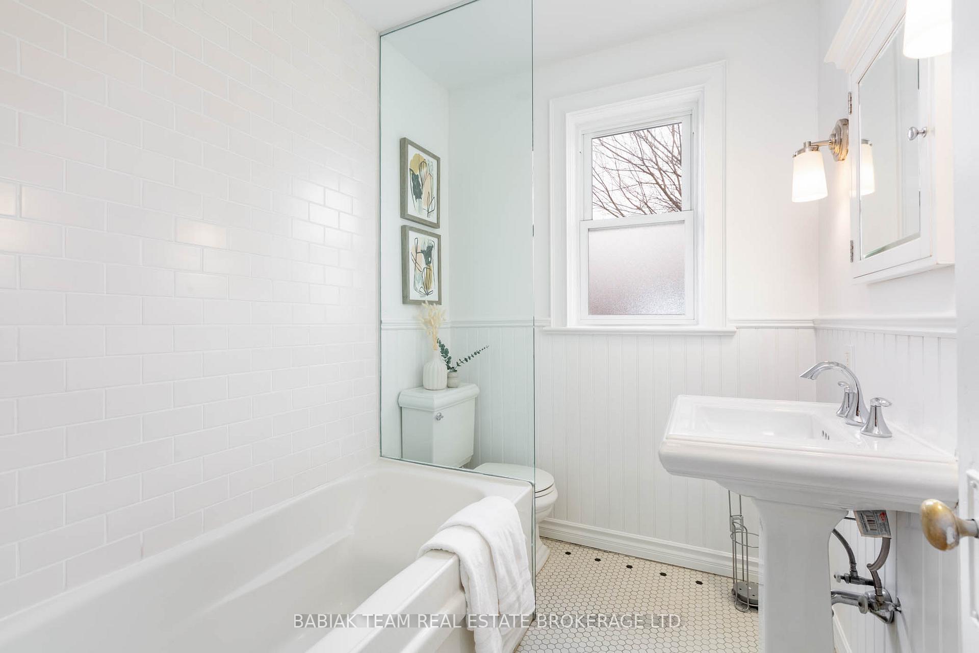 Photo 22 of 228 Dewhurst Boulevard N, Toronto, Danforth Village-East York — HOMEH