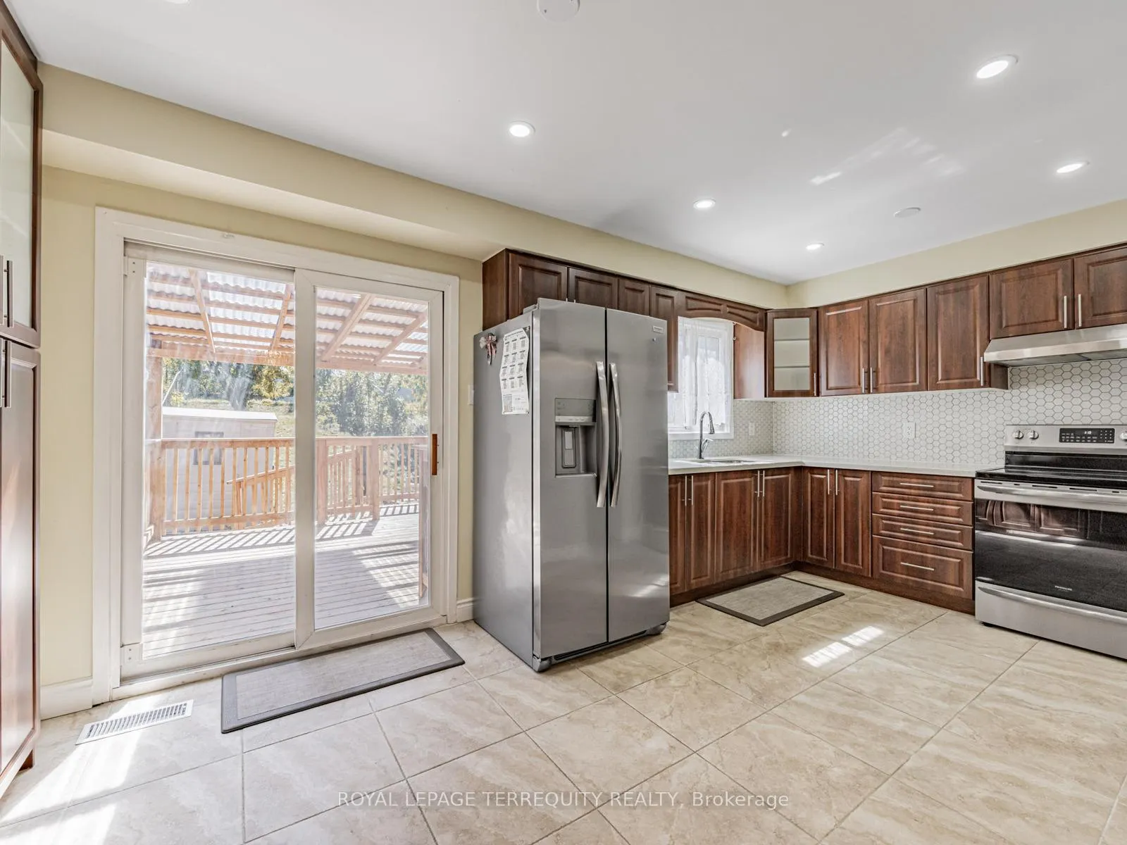 Photo 9 of 65 Bob O'link Avenue, Vaughan, Glen Shields — HOMEH
