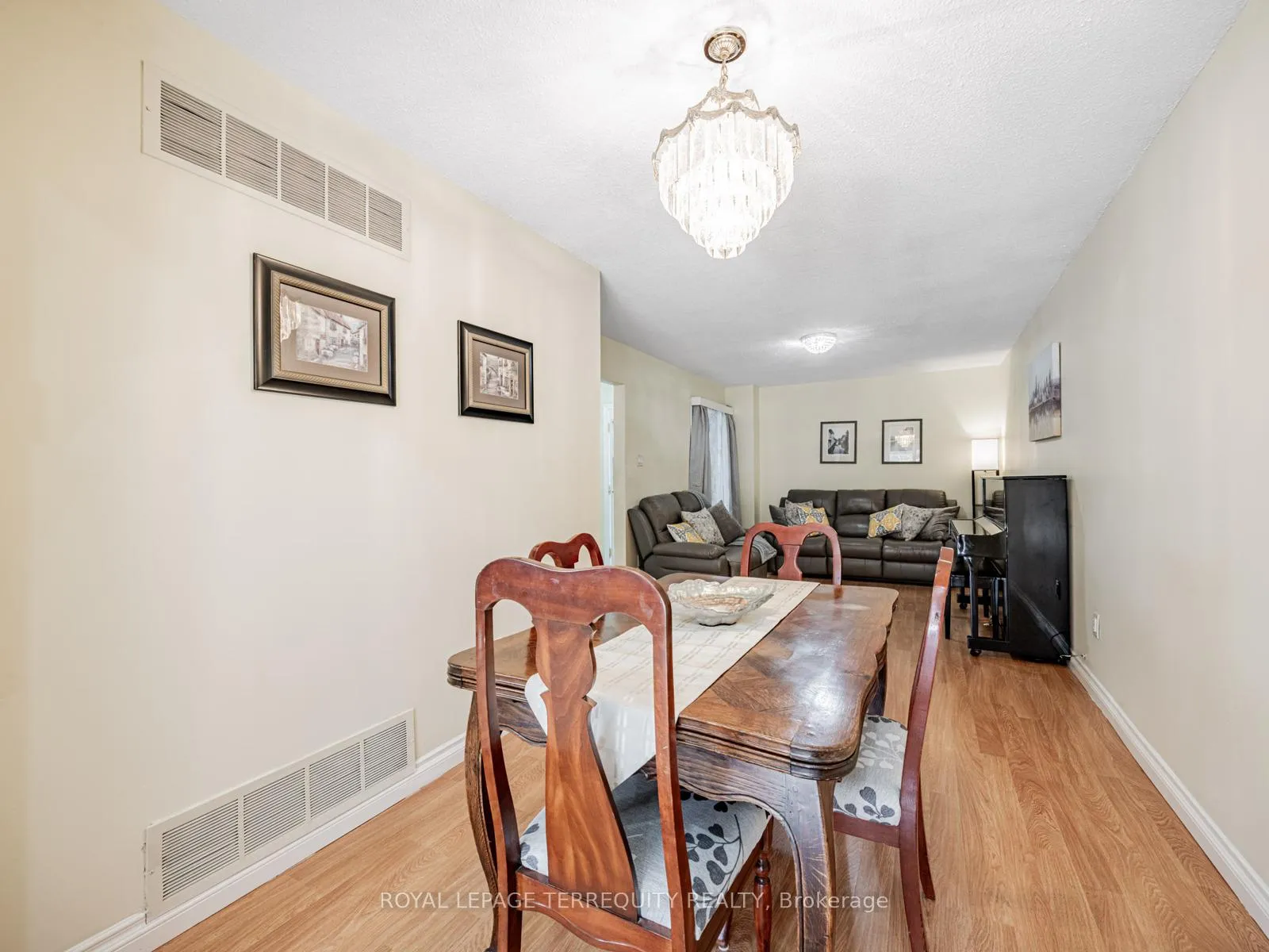 Photo 10 of 65 Bob O'link Avenue, Vaughan, Glen Shields — HOMEH