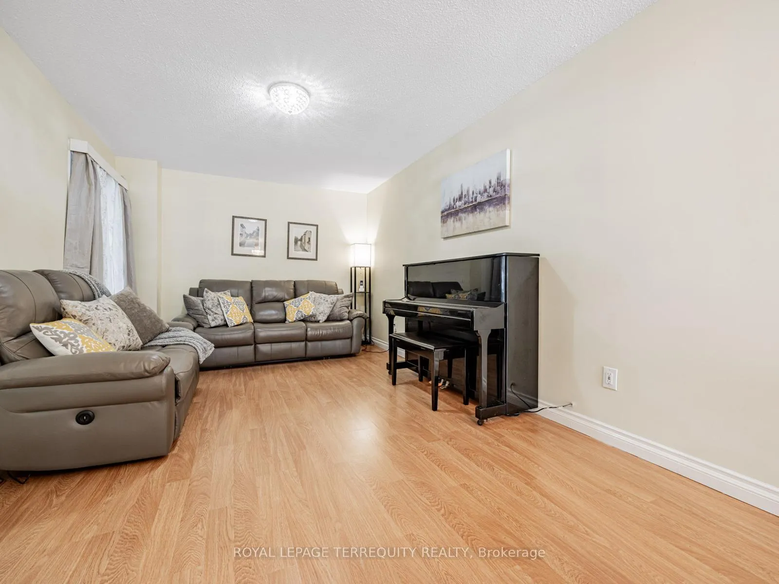 Photo 11 of 65 Bob O'link Avenue, Vaughan, Glen Shields — HOMEH