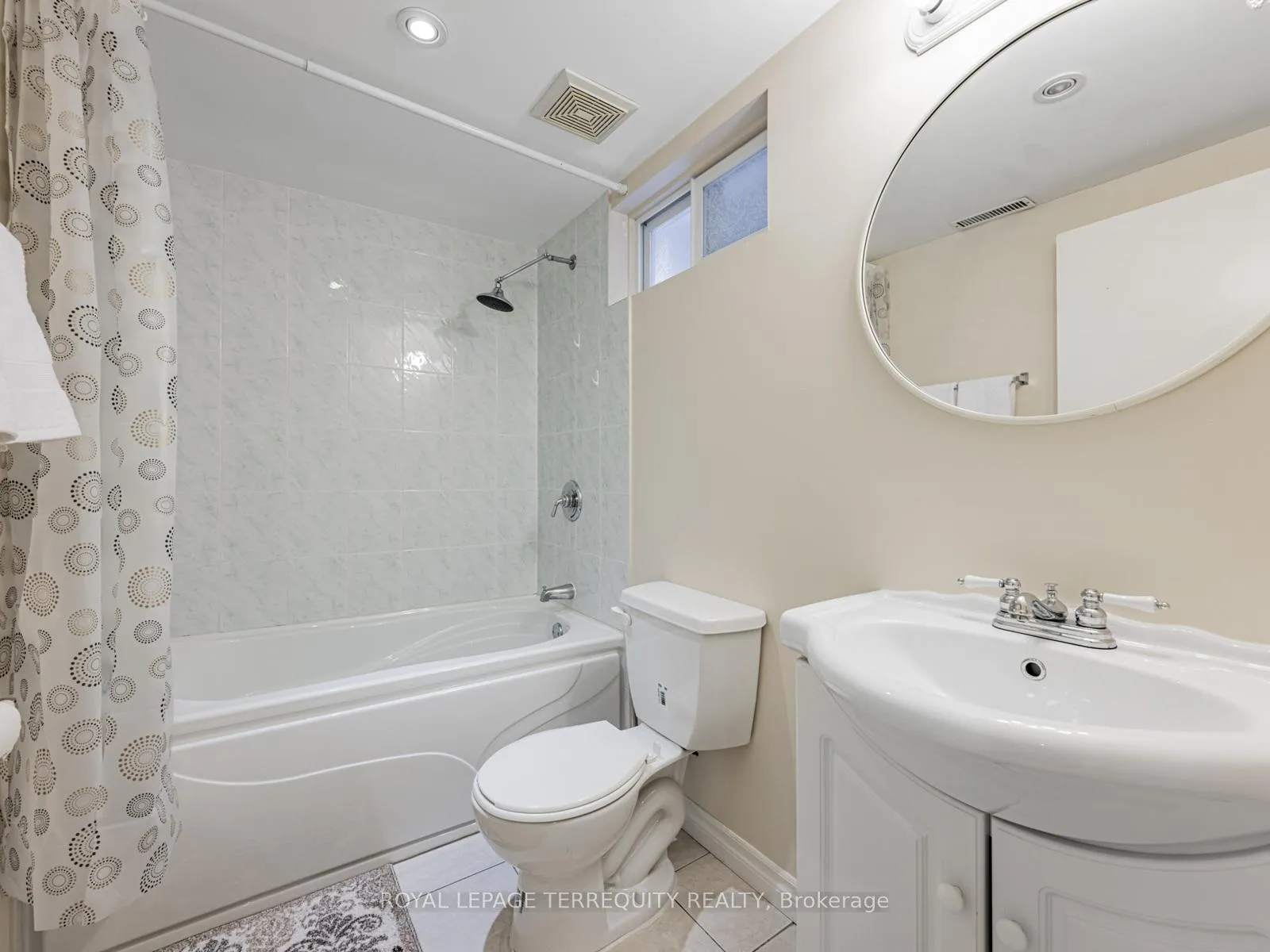 Photo 15 of 65 Bob O'link Avenue, Vaughan, Glen Shields — HOMEH