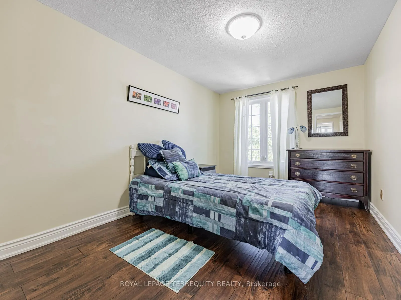Photo 16 of 65 Bob O'link Avenue, Vaughan, Glen Shields — HOMEH