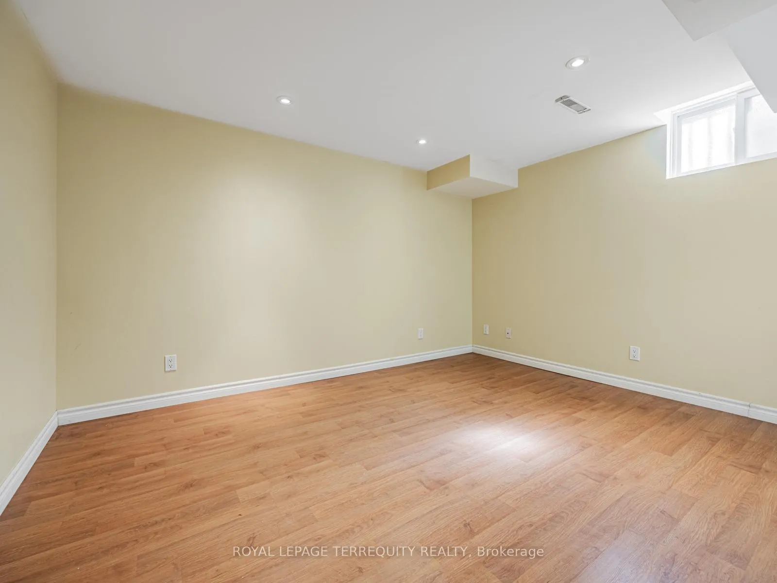 Photo 25 of 65 Bob O'link Avenue, Vaughan, Glen Shields — HOMEH