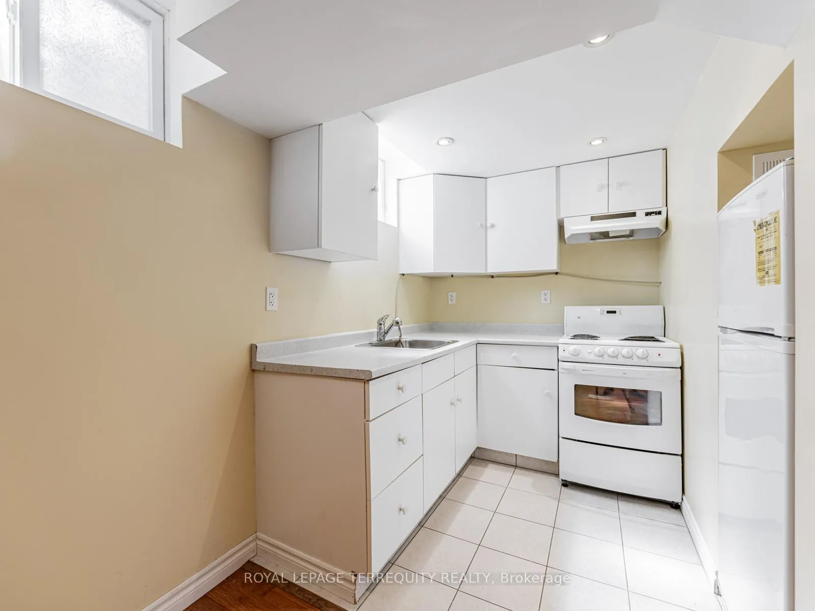 Photo 29 of 65 Bob O'link Avenue, Vaughan, Glen Shields — HOMEH